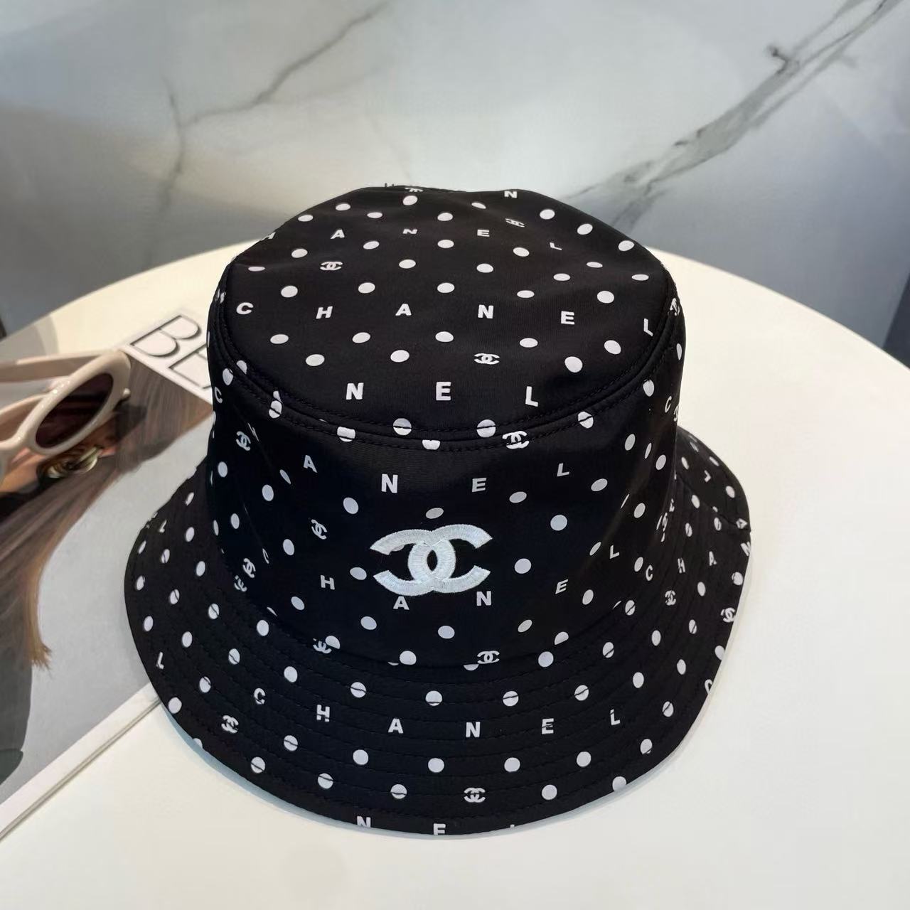 CHANE1 ダブルC ポルカドット バケットハット【50％割引+送料無料】
