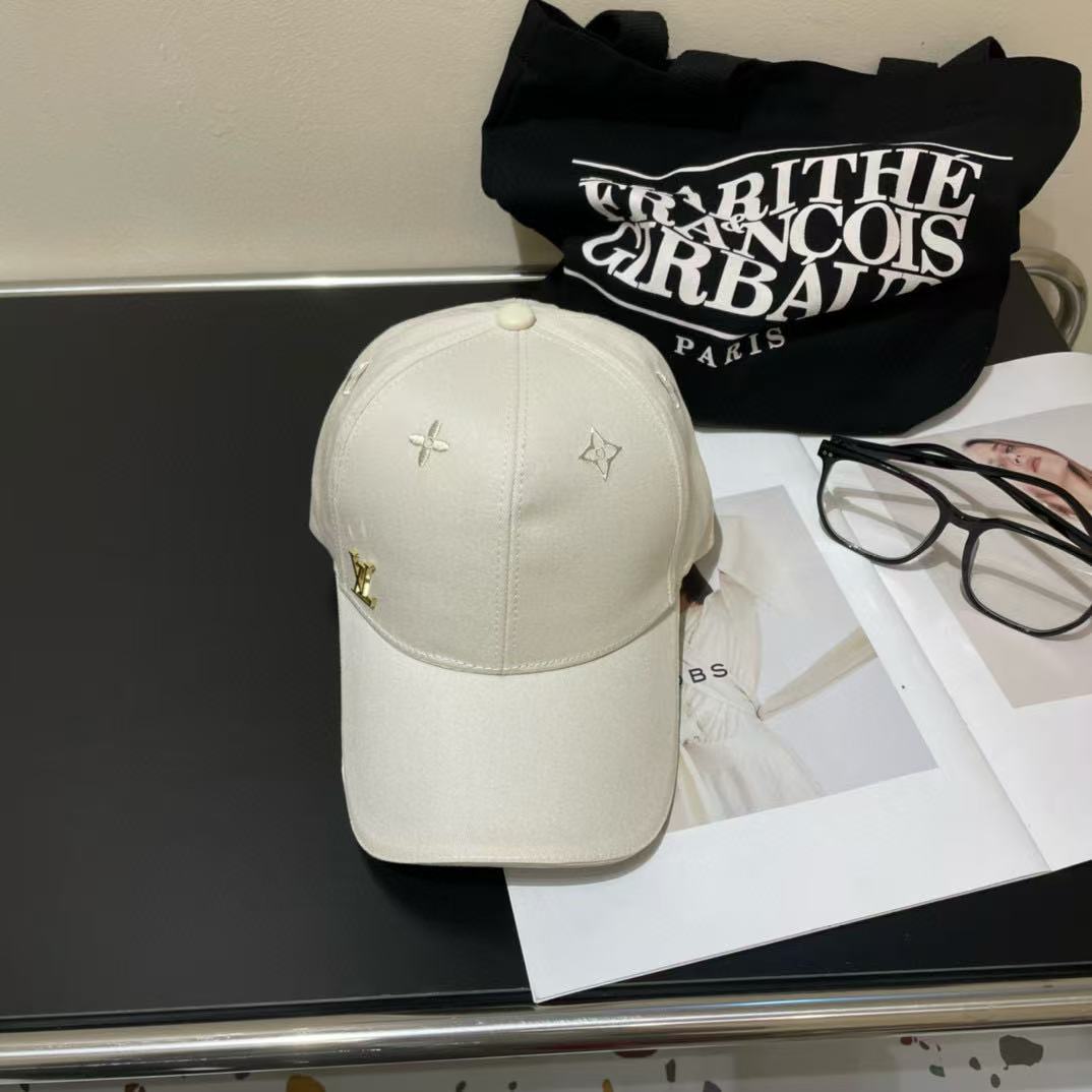 LV刺繍文字入りベースボールキャップ【50％割引+送料無料】