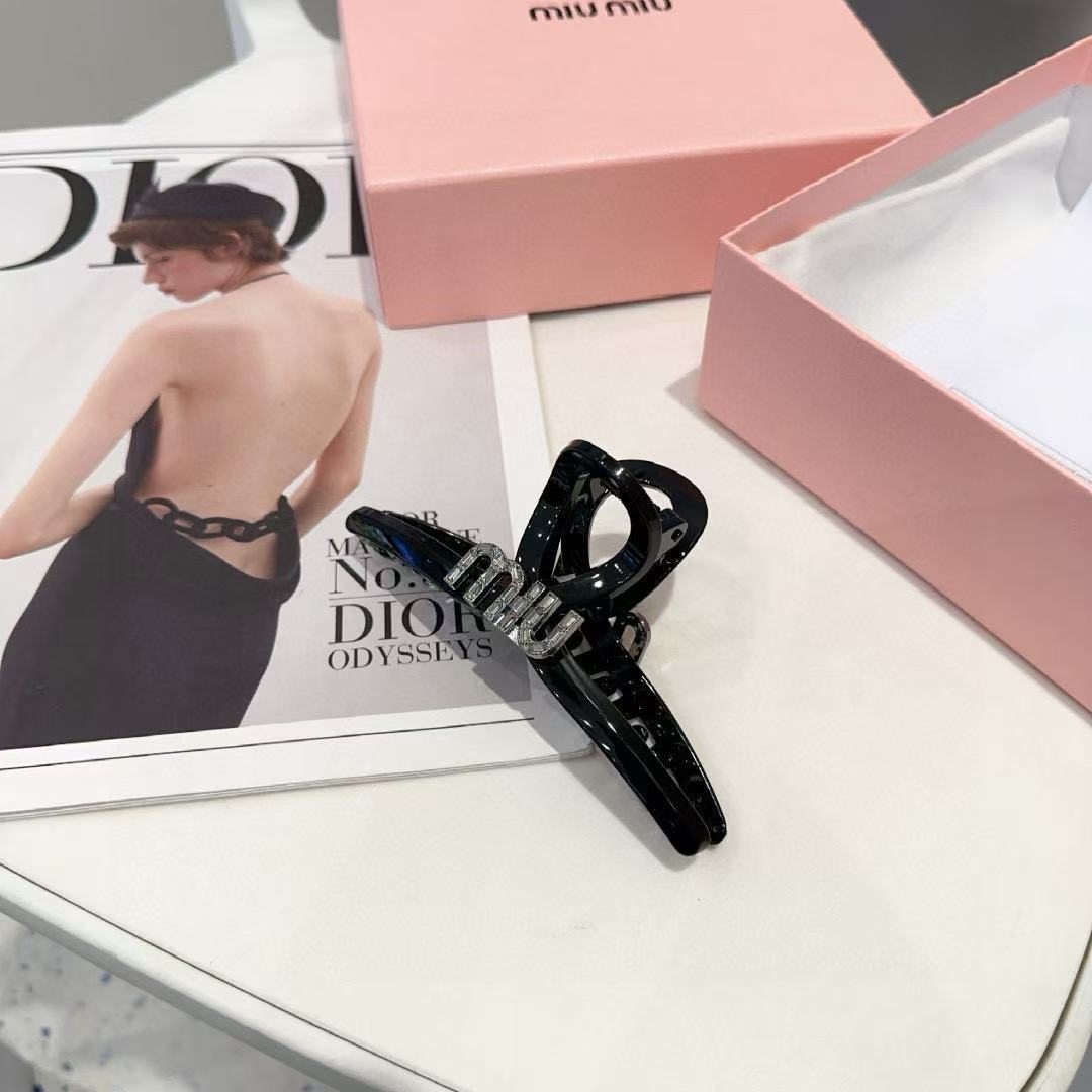 M1UM1U シンプルヘアクリップ【50％割引+送料無料】