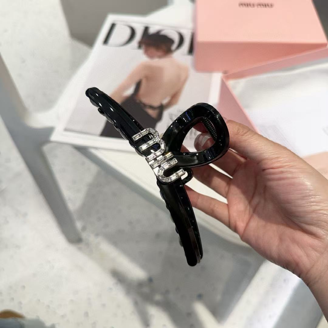 M1UM1U シンプルヘアクリップ【50％割引+送料無料】