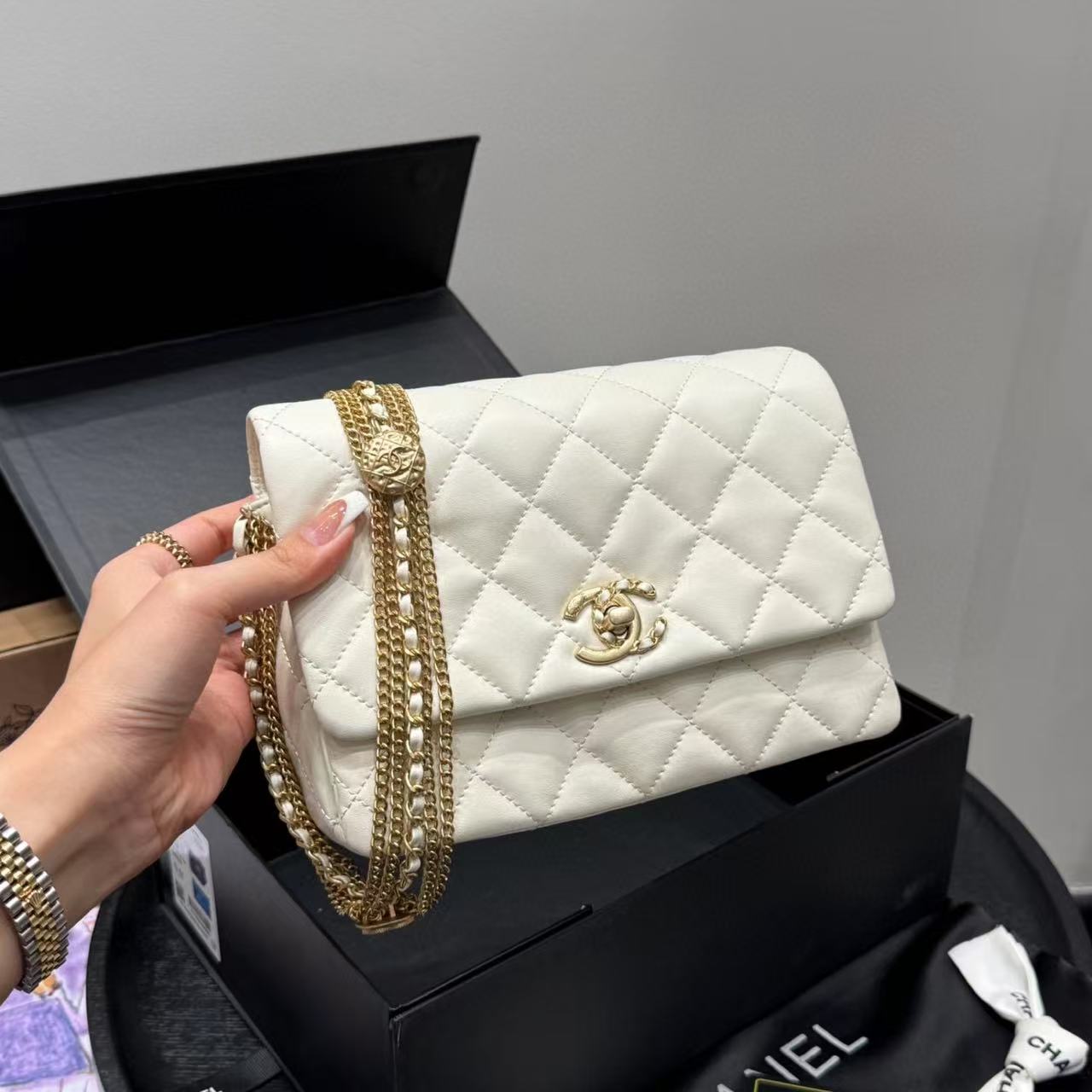 CHANE1 コインタッセルショルダーバッグ【50％割引+送料無料】