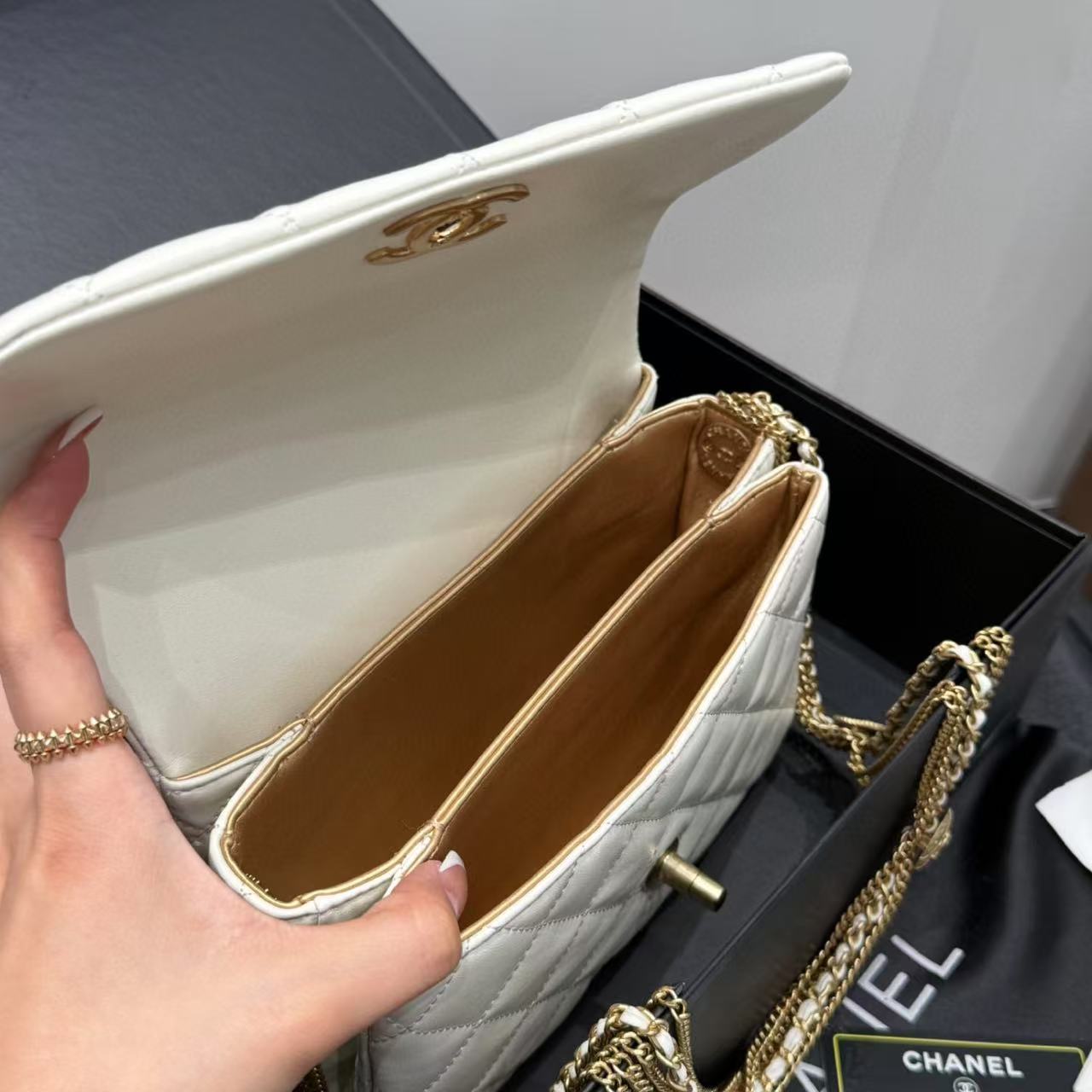 CHANE1 コインタッセルショルダーバッグ【50％割引+送料無料】