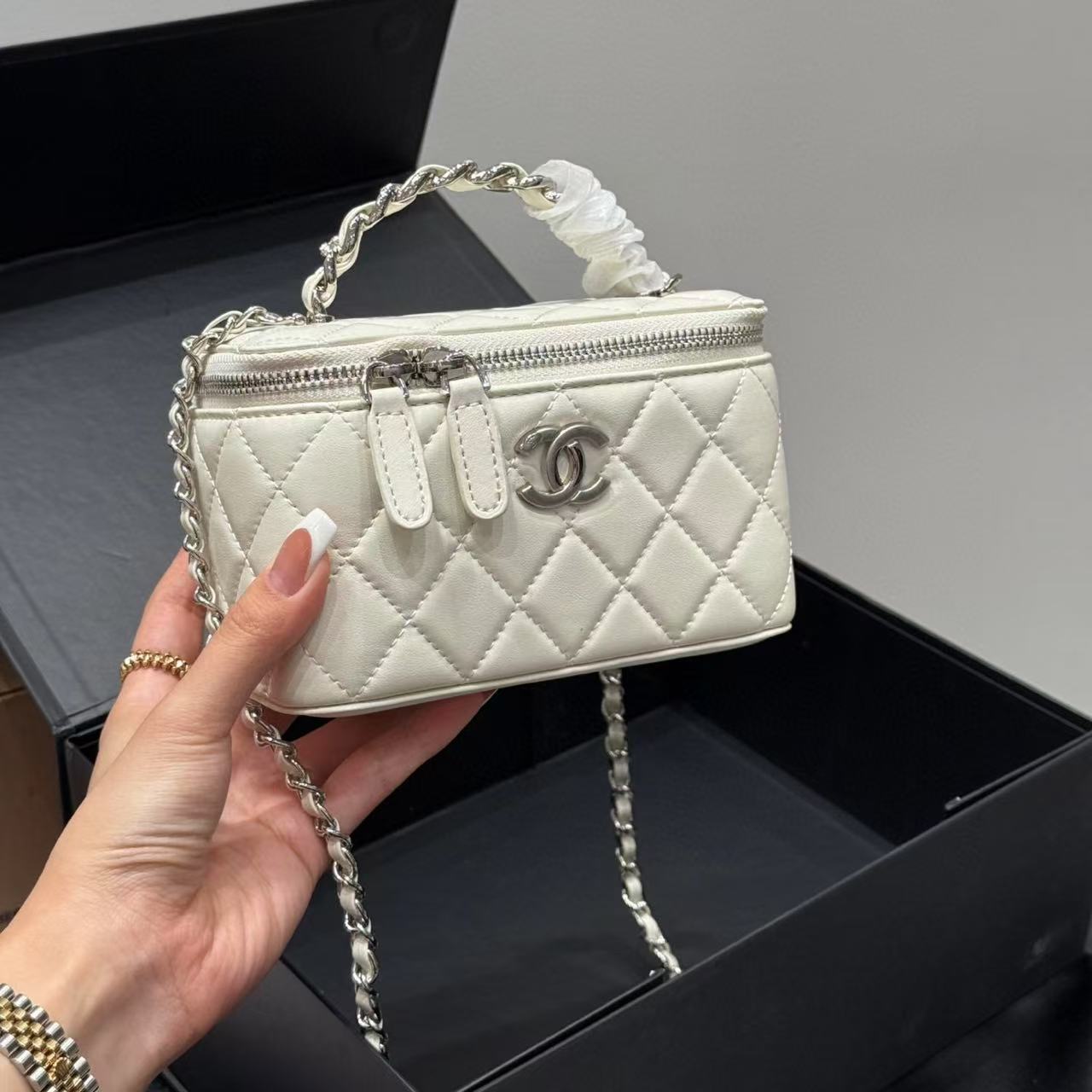 CHANE1 チェーンハンドバッグ【50％割引+送料無料】