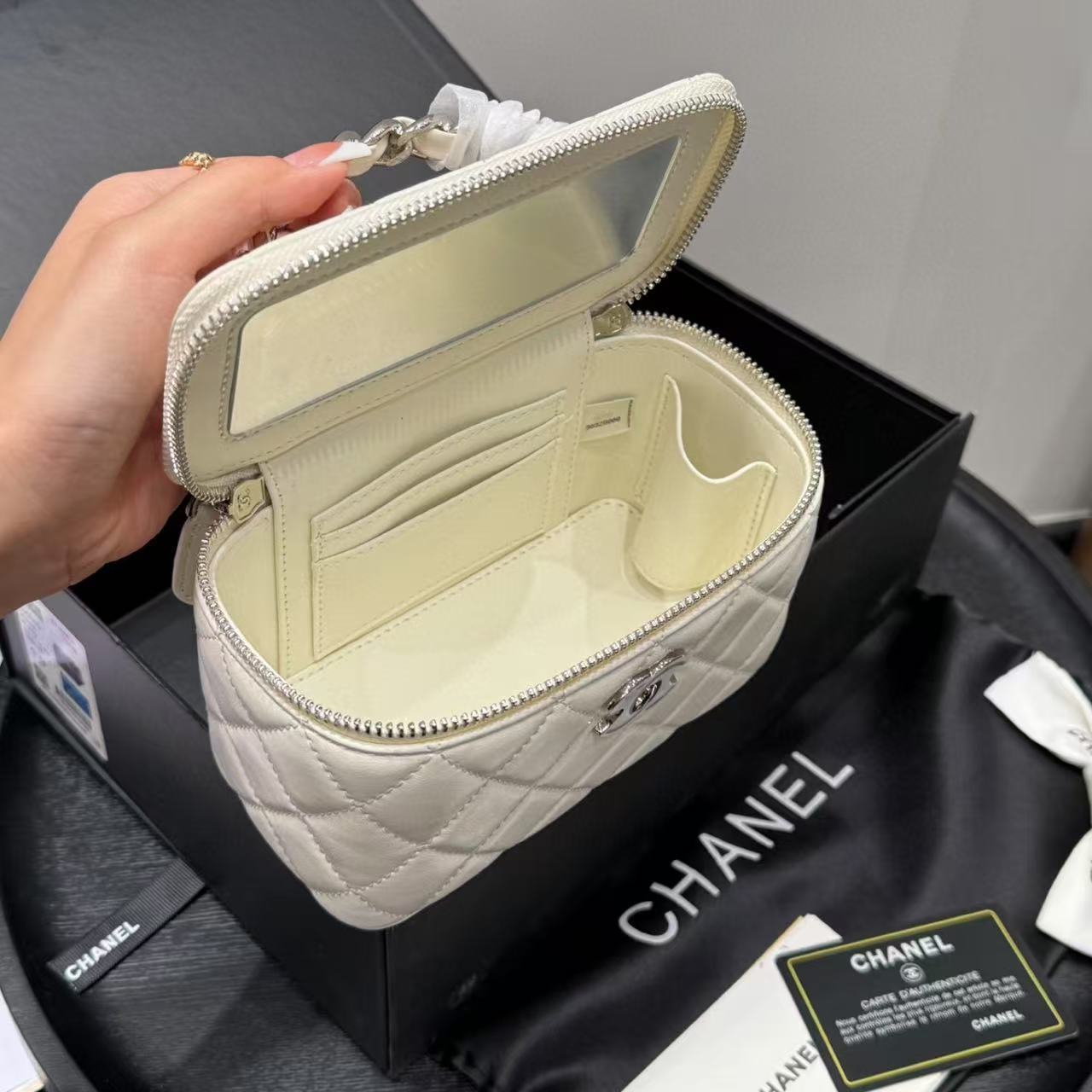 CHANE1 チェーンハンドバッグ【50％割引+送料無料】