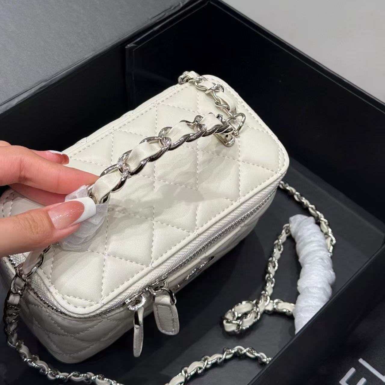 CHANE1 チェーンハンドバッグ【50％割引+送料無料】