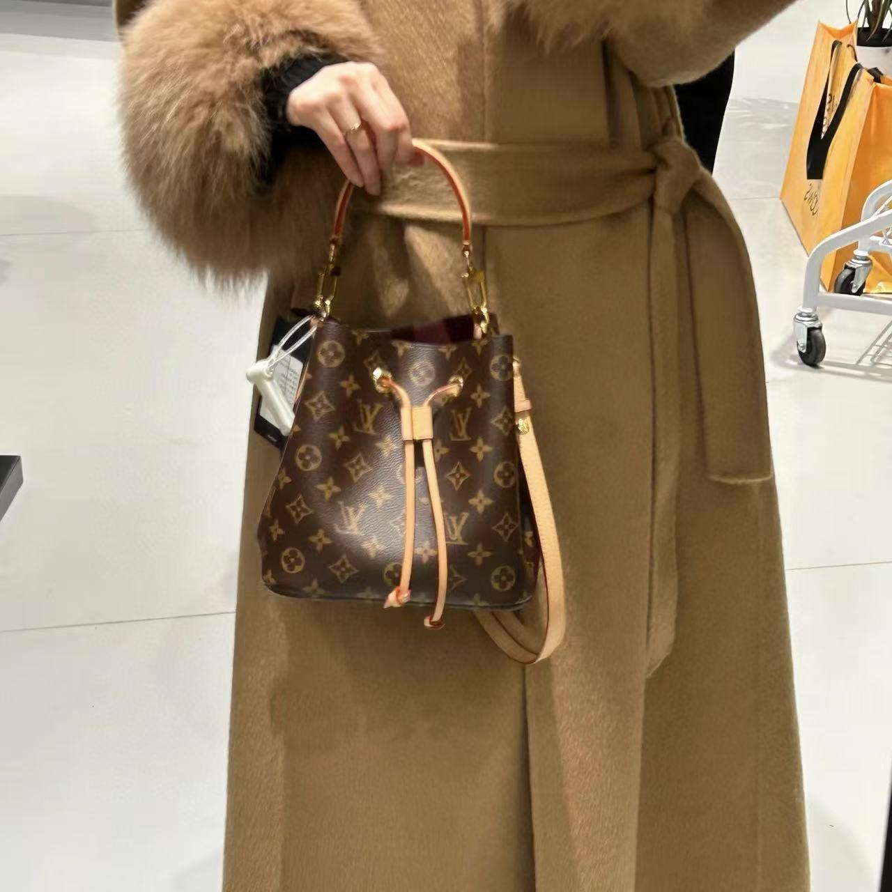 LVバケットバッグ【50％割引+送料無料】