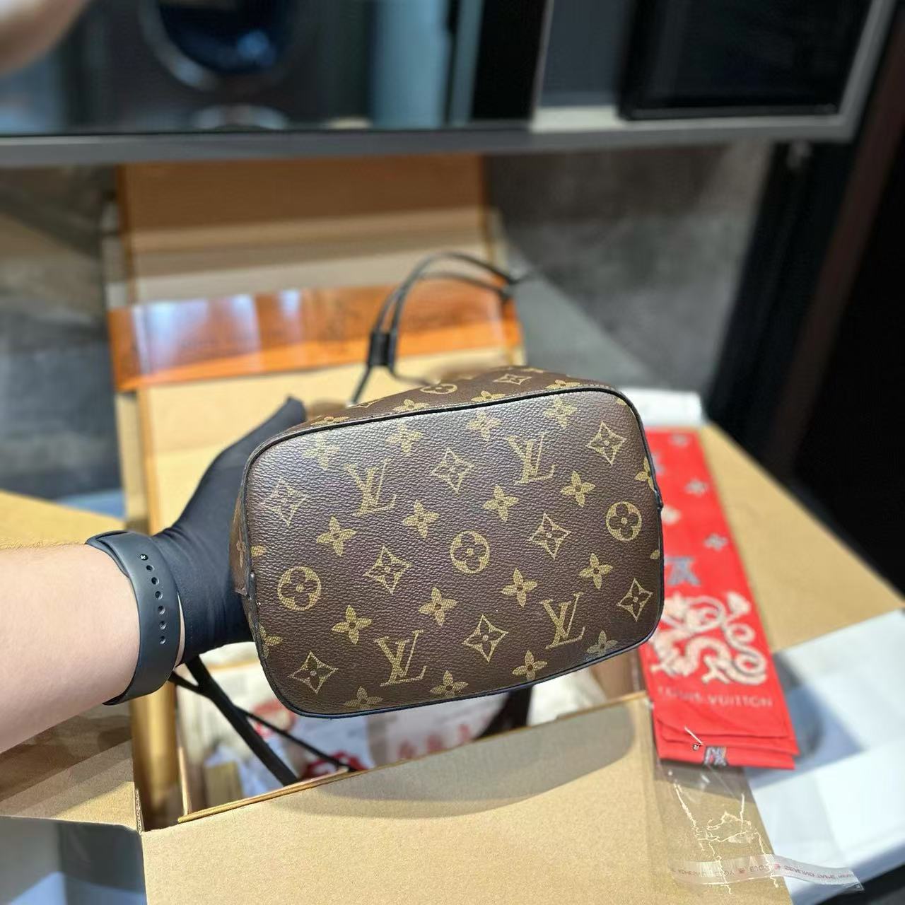 LVバケットバッグ【50％割引+送料無料】