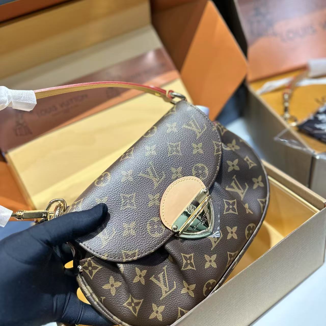 LV Sunset 脇の下バッグ【50％割引+送料無料】