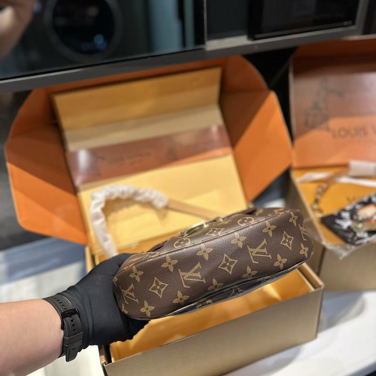 LV Sunset 脇の下バッグ【50％割引+送料無料】