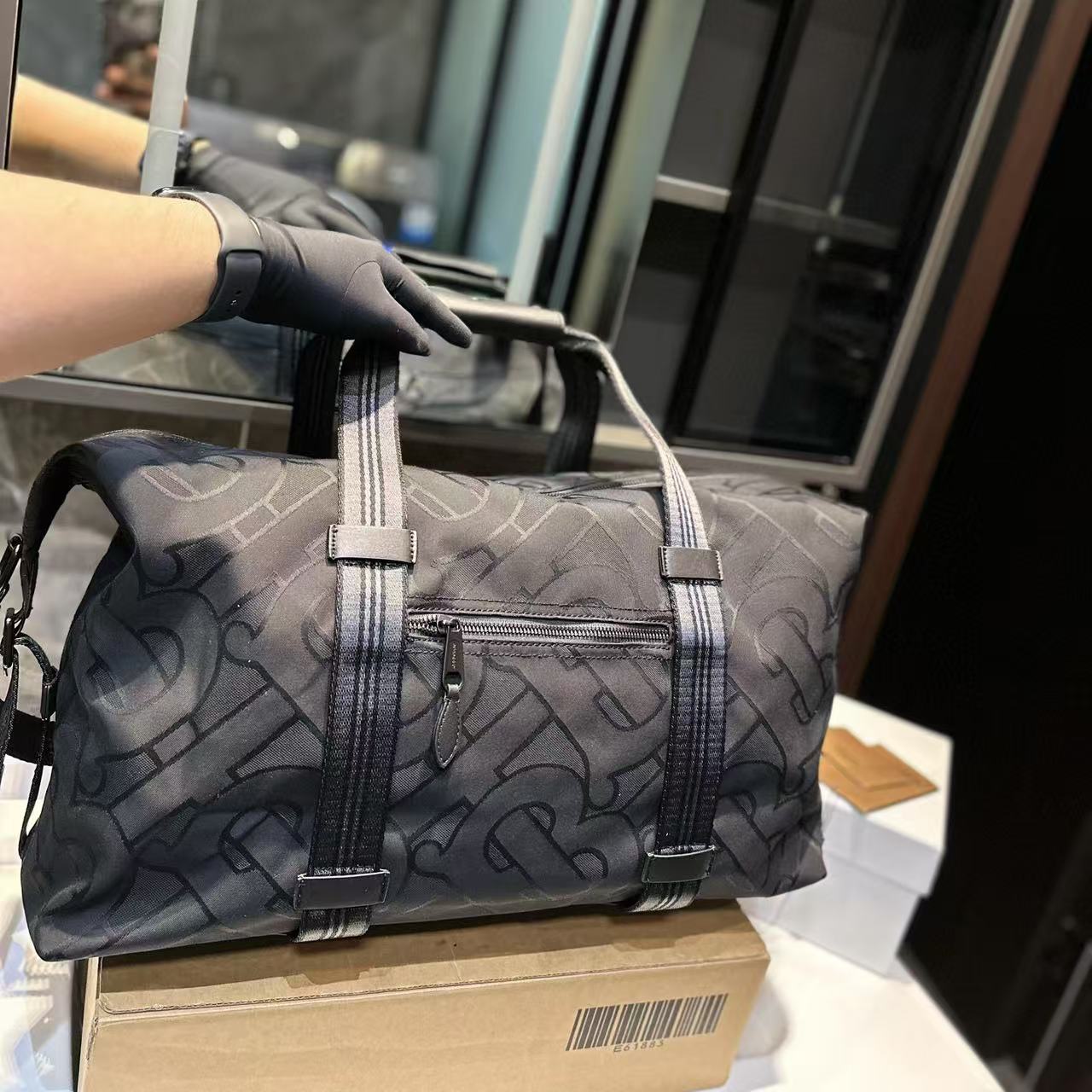 BUR8ERRY キャンバス トラベルバッグ【50％割引+送料無料】