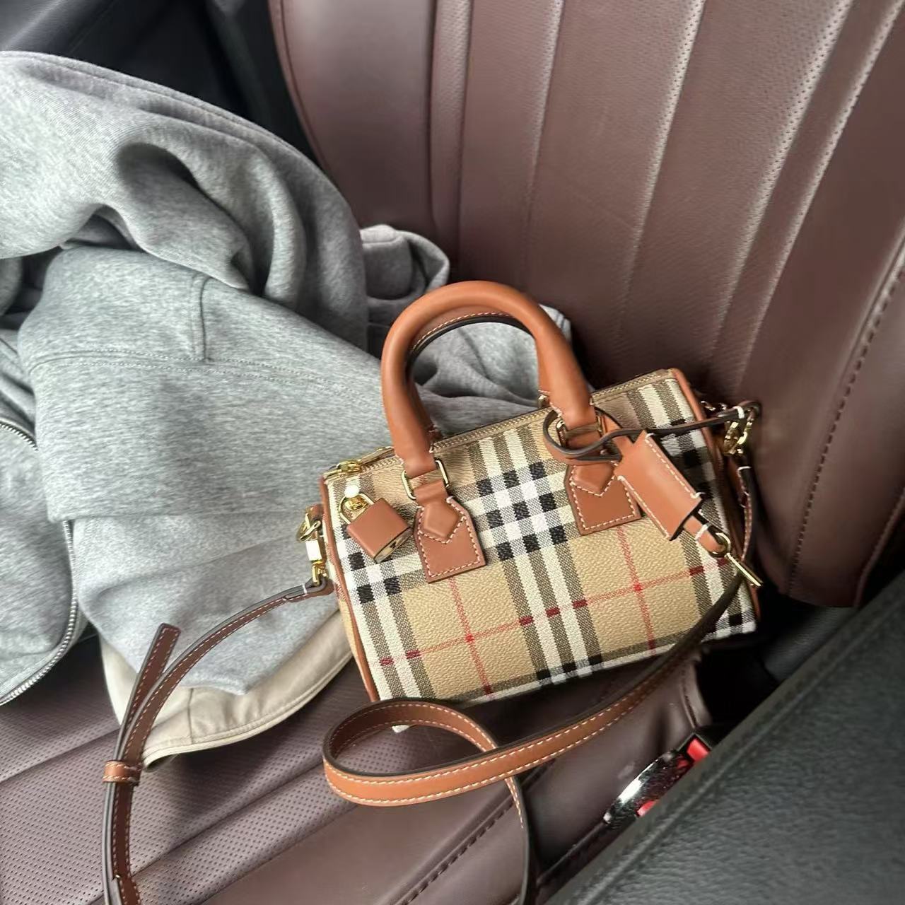 BUR8ERRY チェック柄トートバッグ【50％割引+送料無料】