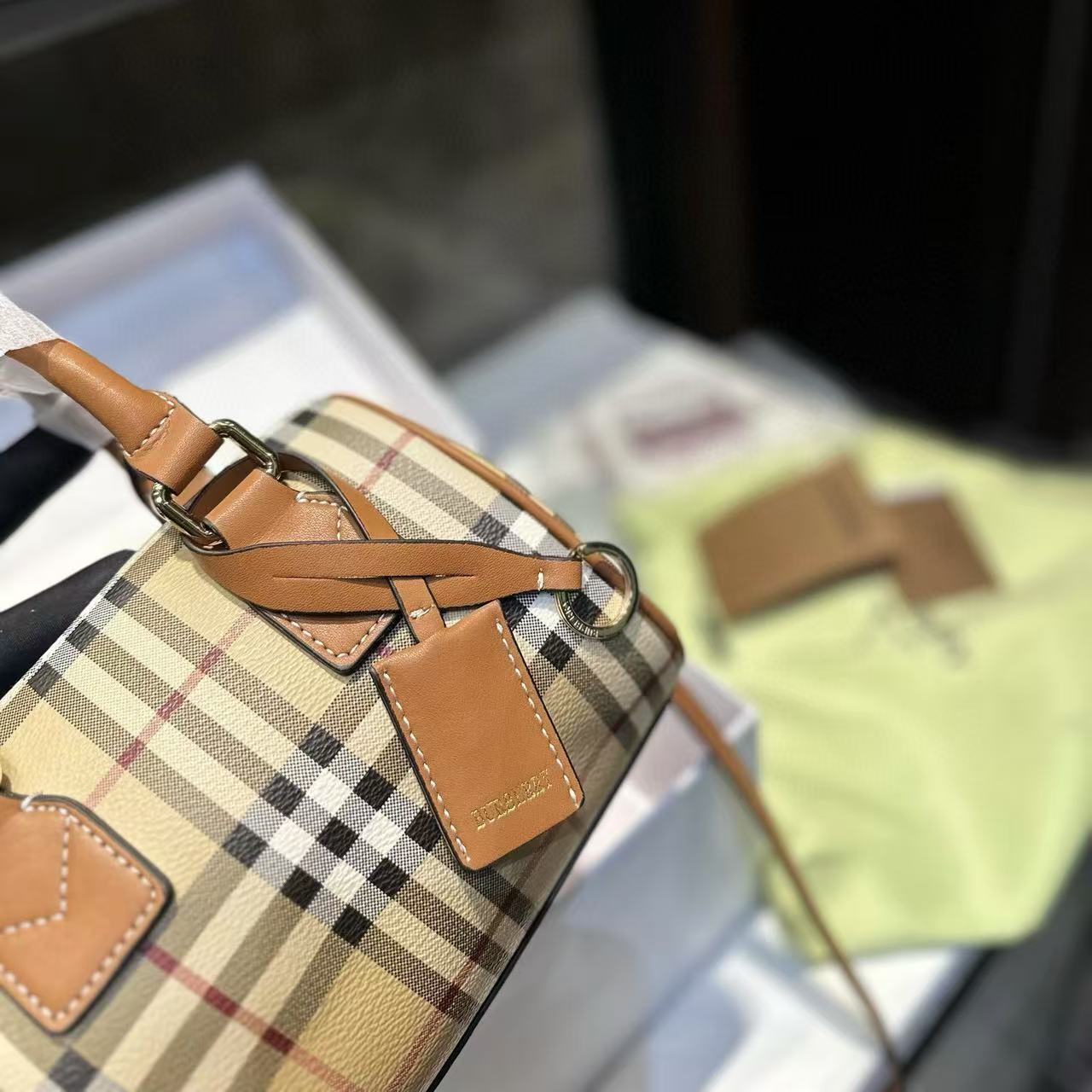 BUR8ERRY チェック柄トートバッグ【50％割引+送料無料】