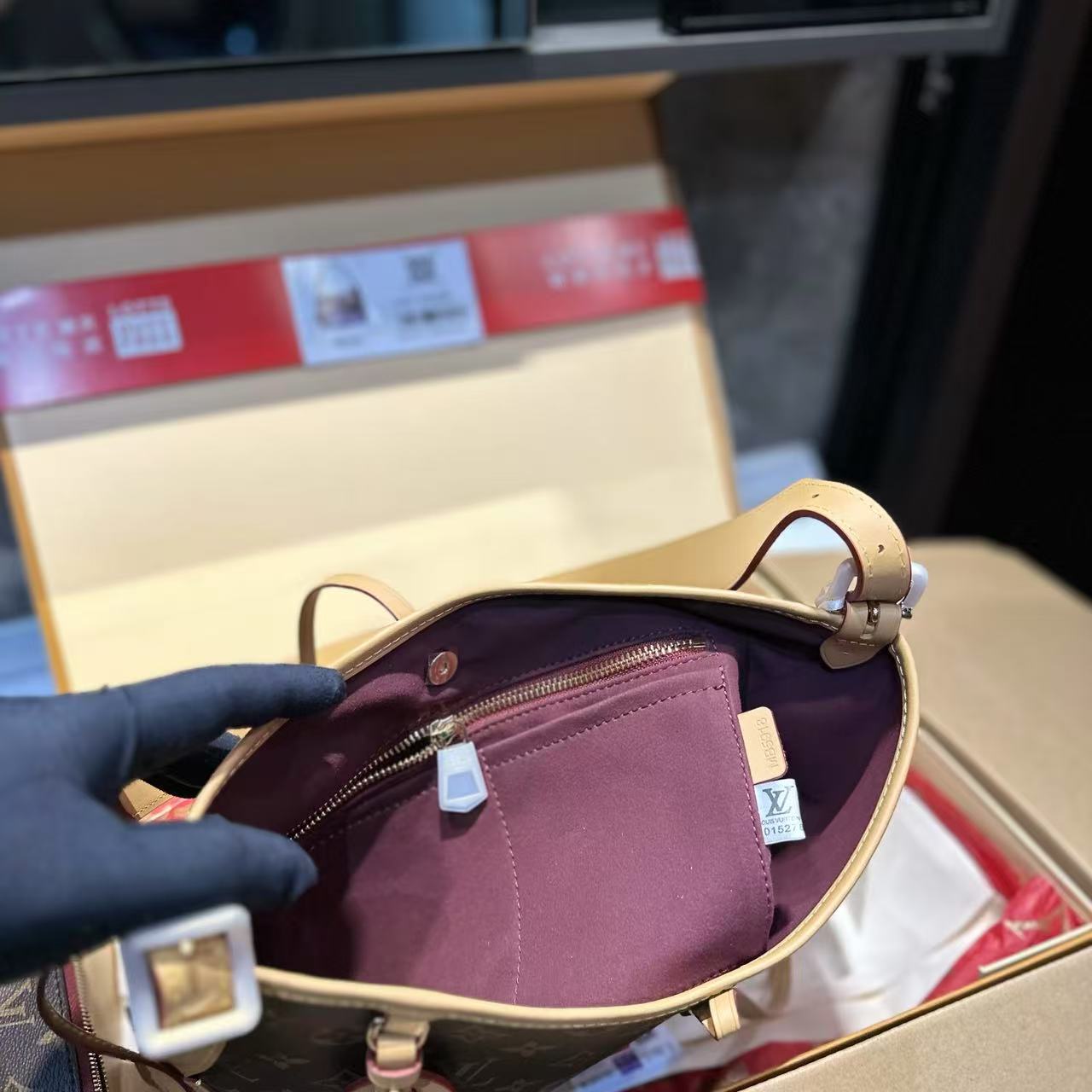 LVの手描きのアンダーアームバッグ【50％割引+送料無料】