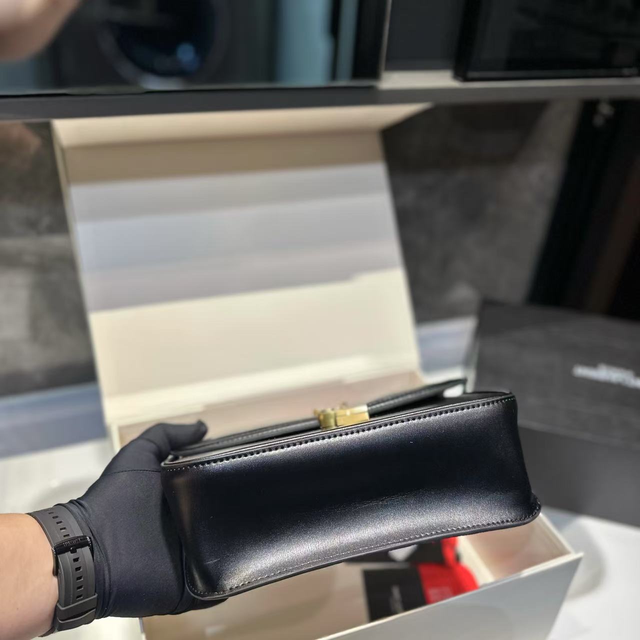 YSLレザーアンダーアームバッグ【50％割引+送料無料】