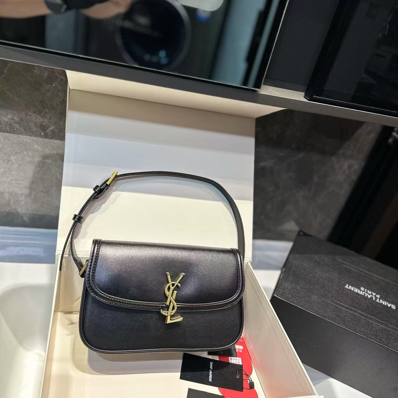 YSLレザーアンダーアームバッグ【50％割引+送料無料】