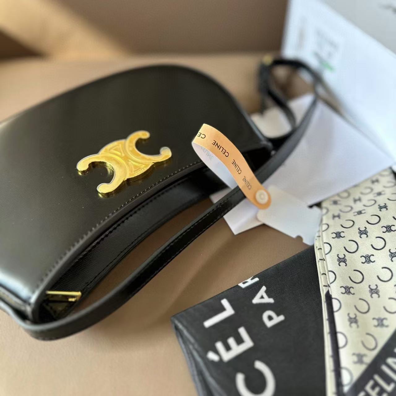 CEL1NE 凱旋門アンダーアームバッグ【50％割引+送料無料】