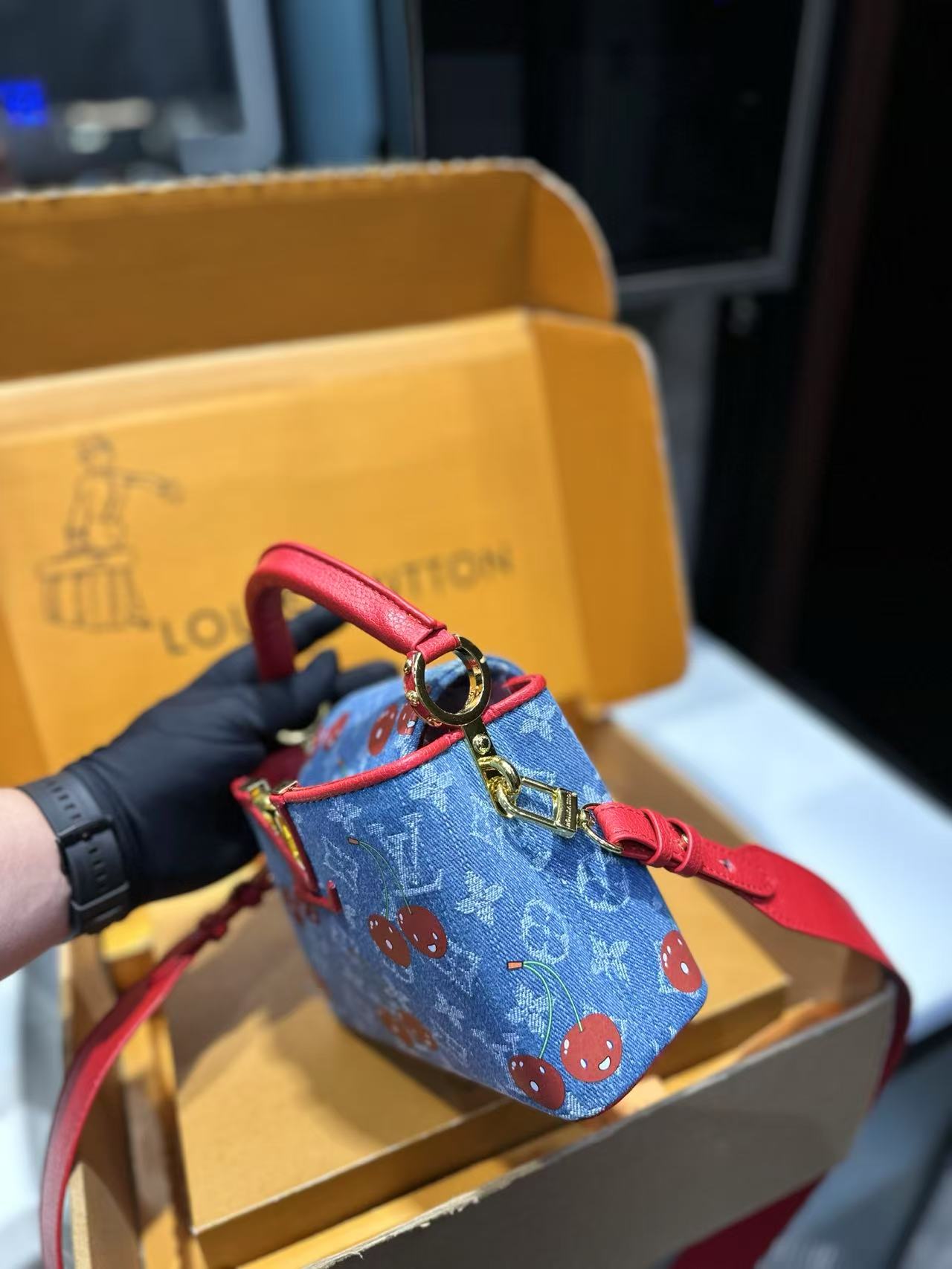 LVチェリーハンドバッグ【50％割引+送料無料】