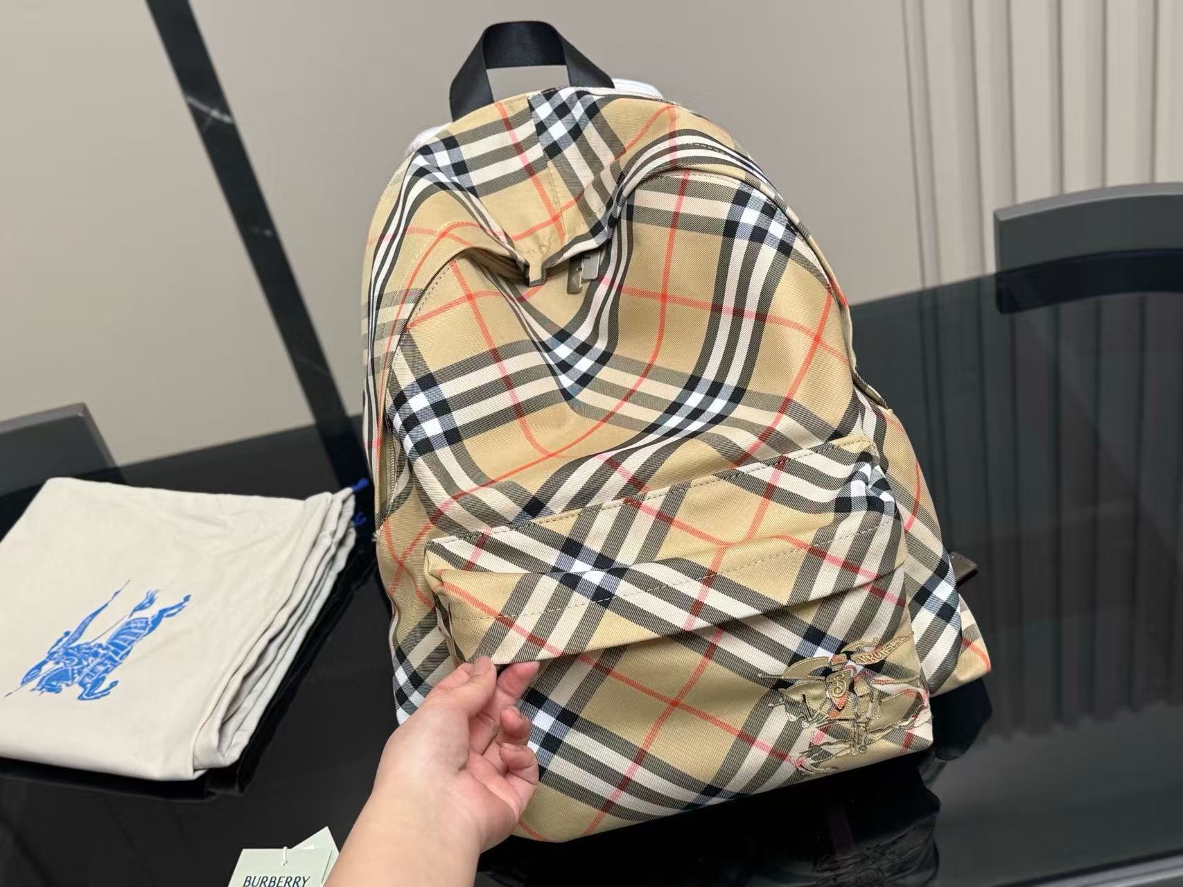 BUR8ERRY チェック柄バックパック【50％割引+送料無料】