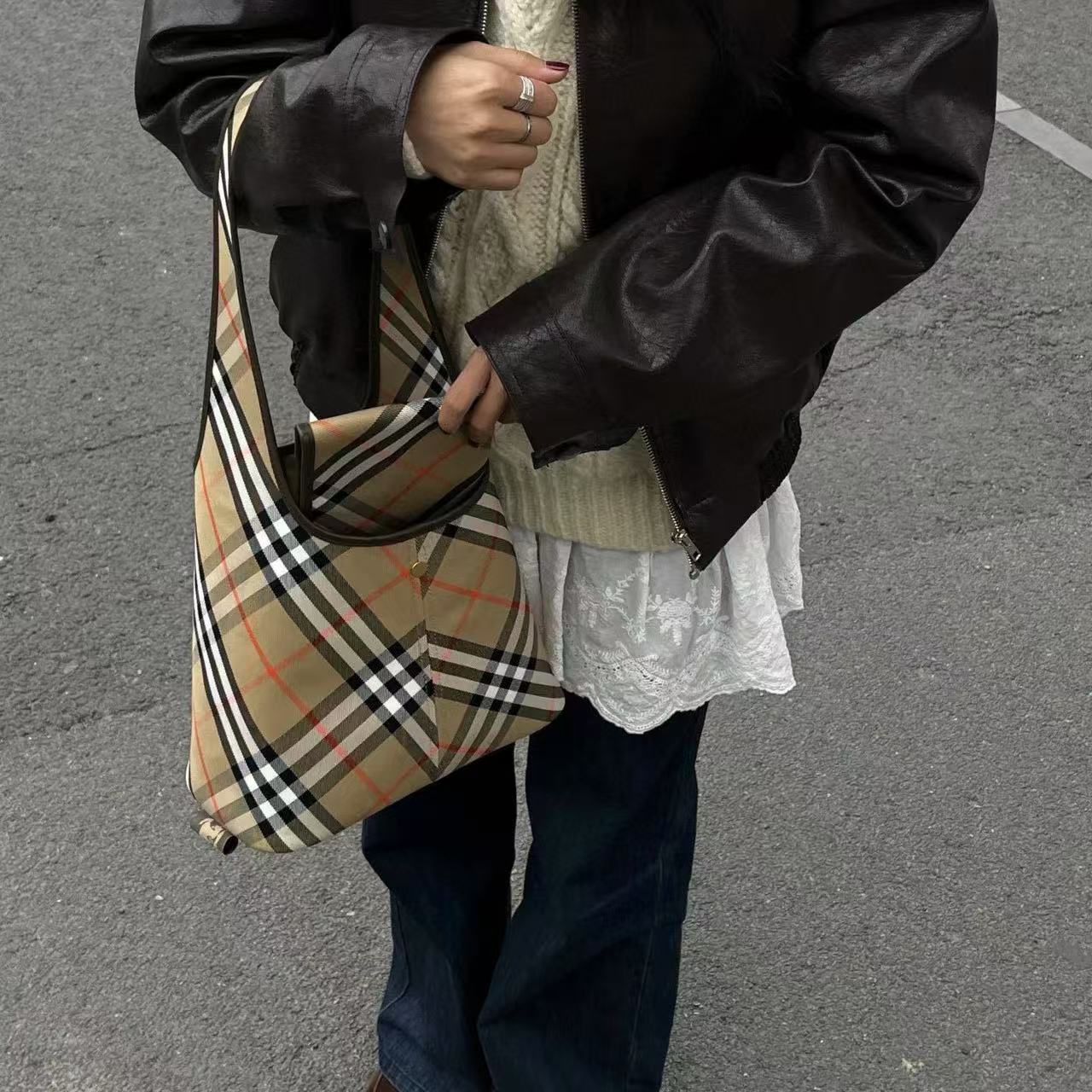 BUR8ERRY チェック柄バケットバッグ【50％割引+送料無料】