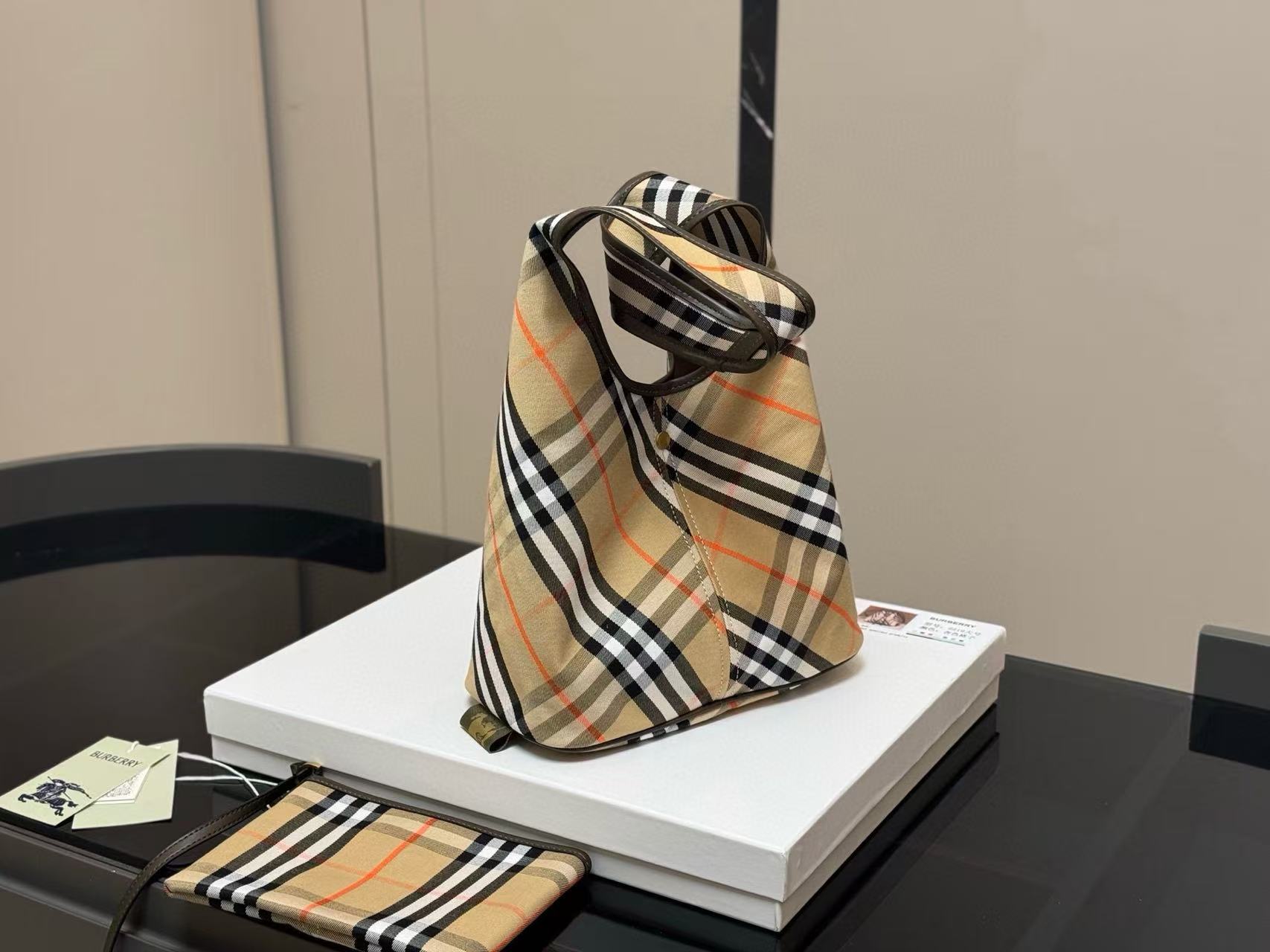 BUR8ERRY チェック柄バケットバッグ【50％割引+送料無料】