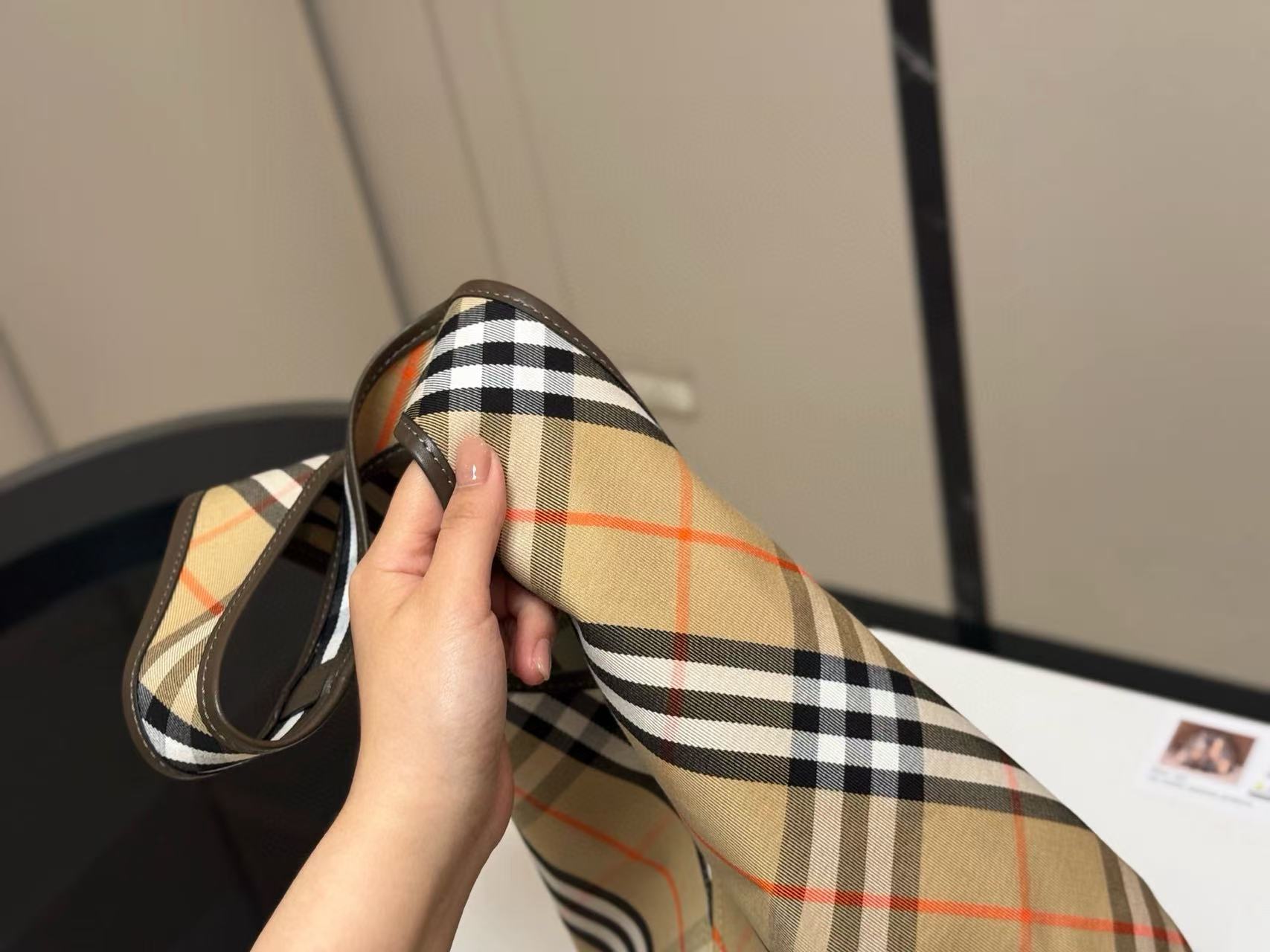 BUR8ERRY チェック柄バケットバッグ【50％割引+送料無料】