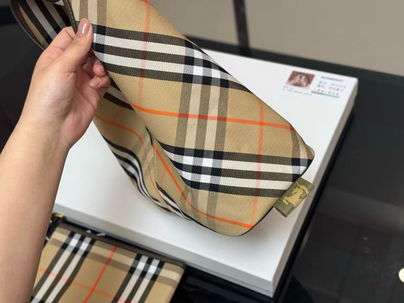 BUR8ERRY チェック柄バケットバッグ【50％割引+送料無料】