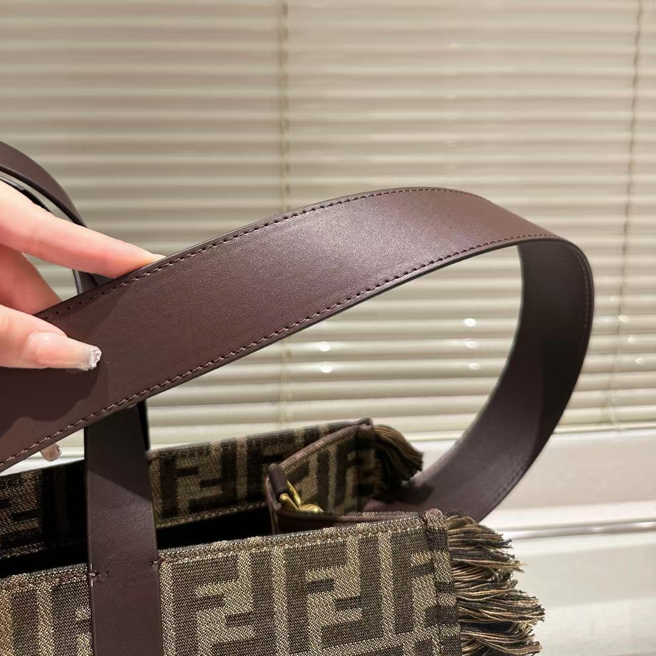 FEND1 peekaboショッピングバッグ【50％割引+送料無料】