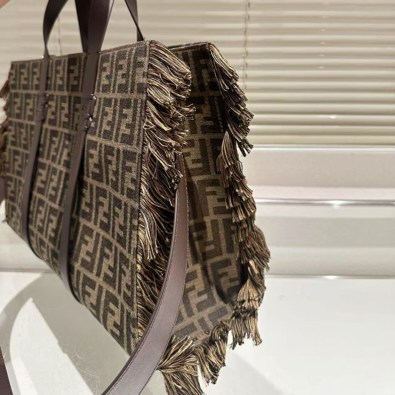 FEND1 peekaboショッピングバッグ【50％割引+送料無料】