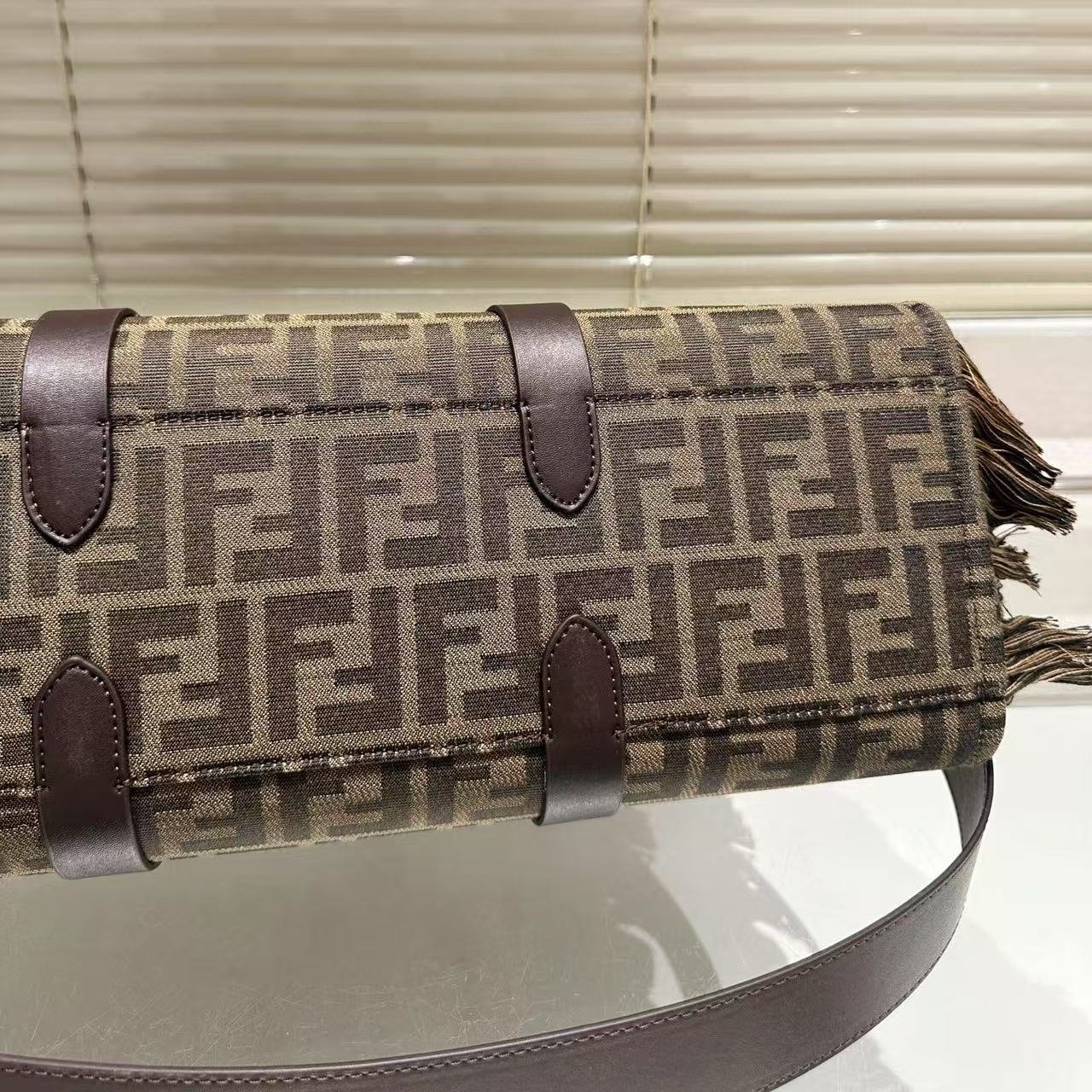 FEND1 peekaboショッピングバッグ【50％割引+送料無料】