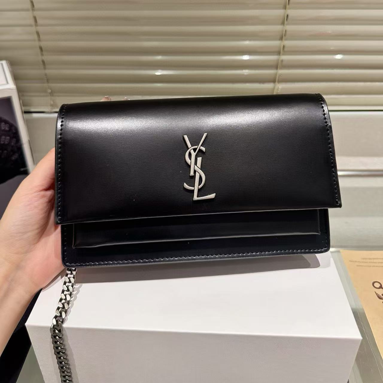 YSL チェーンショルダークロスボディバッグ【50％割引+送料無料】