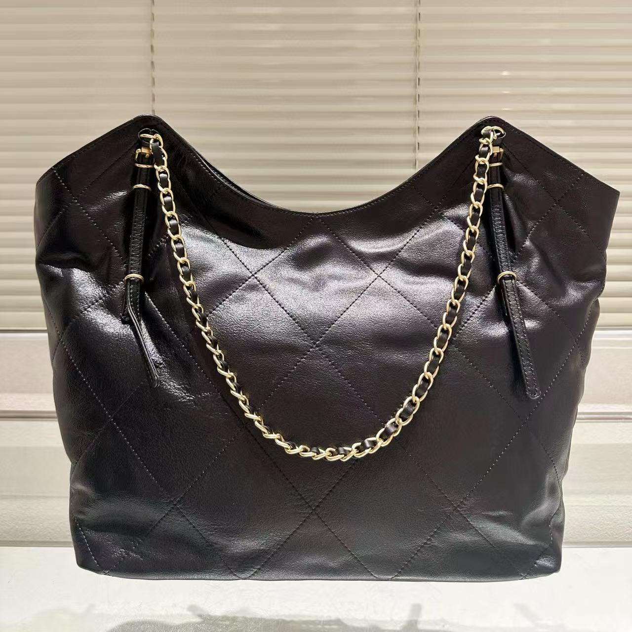 CHANE1 チェーンレザーショッピングバッグ【50％割引+送料無料】