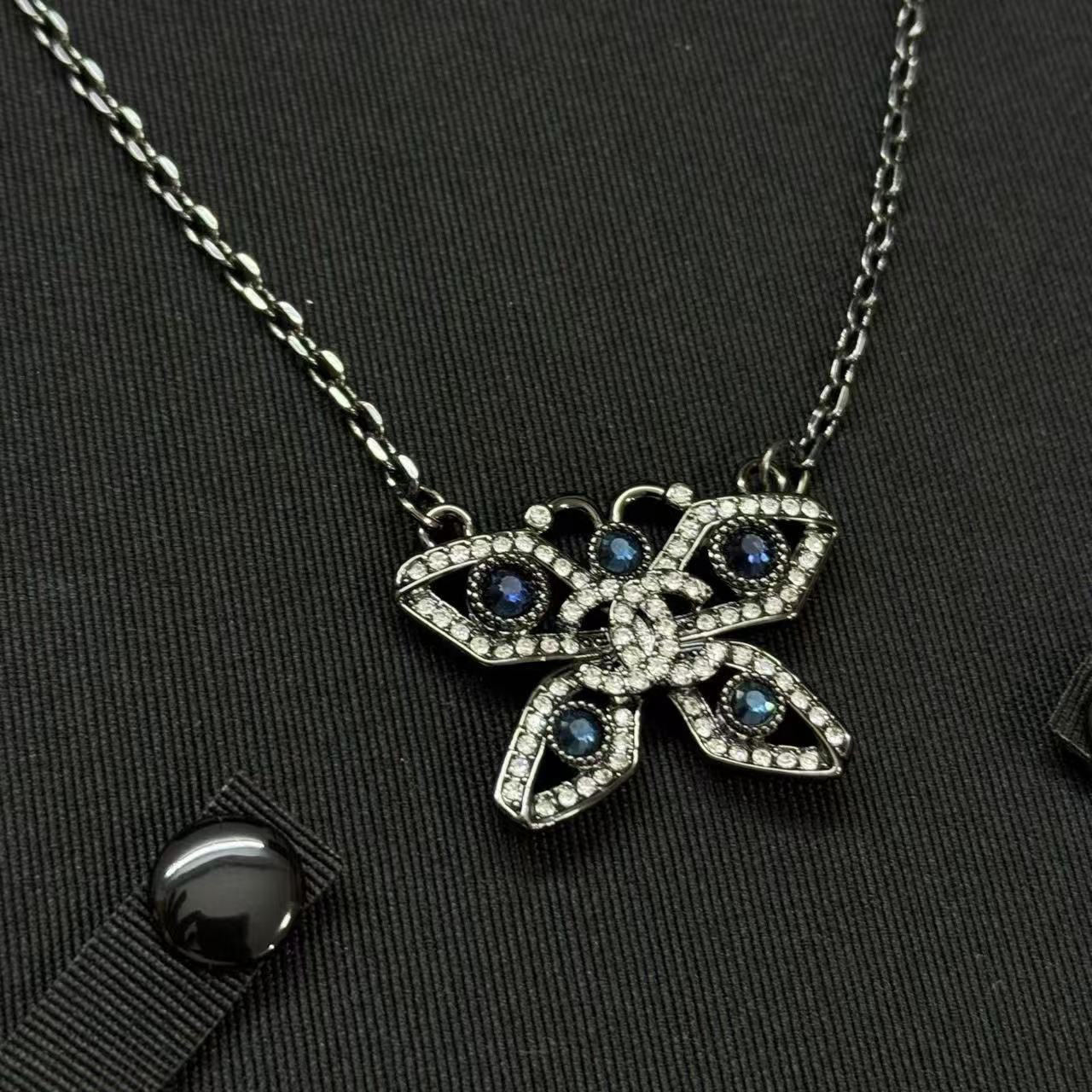 CHANE1 バタフライ ブルーダイヤモンド ネックレス【50％割引+送料無料】