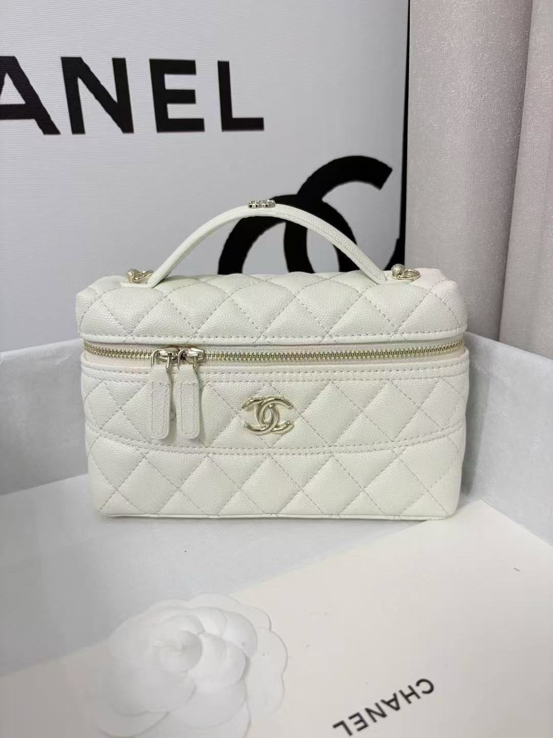 CHANE1 レザーチェーンクラッチ【50％割引+送料無料】