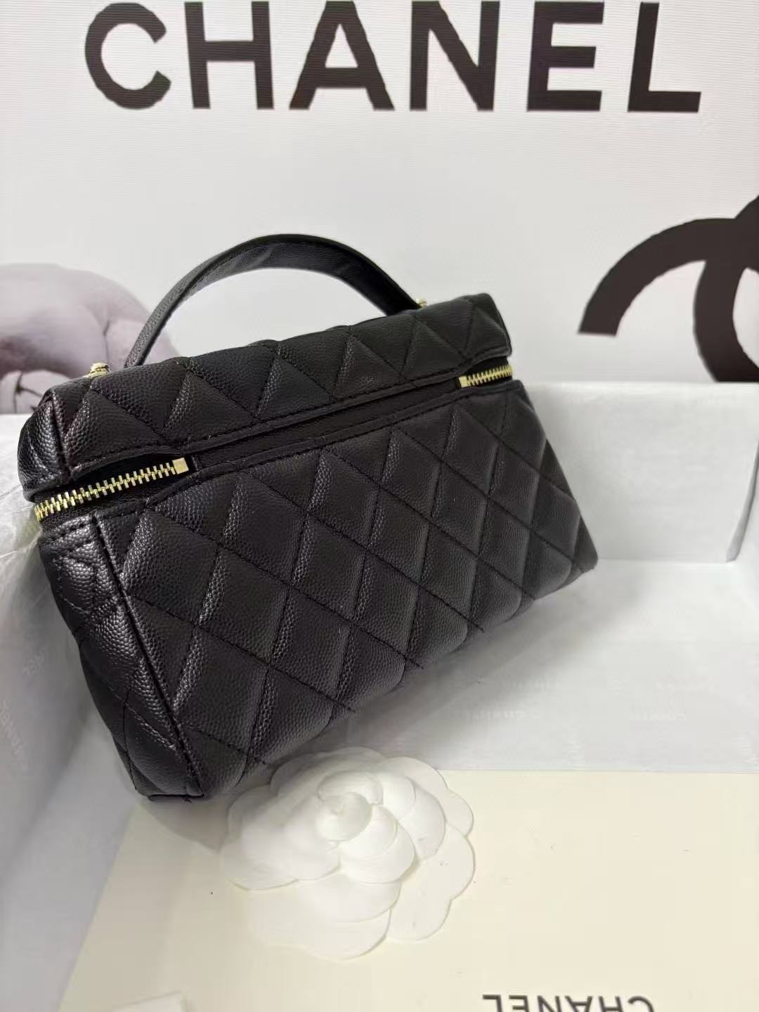 CHANE1 レザーチェーンクラッチ【50％割引+送料無料】