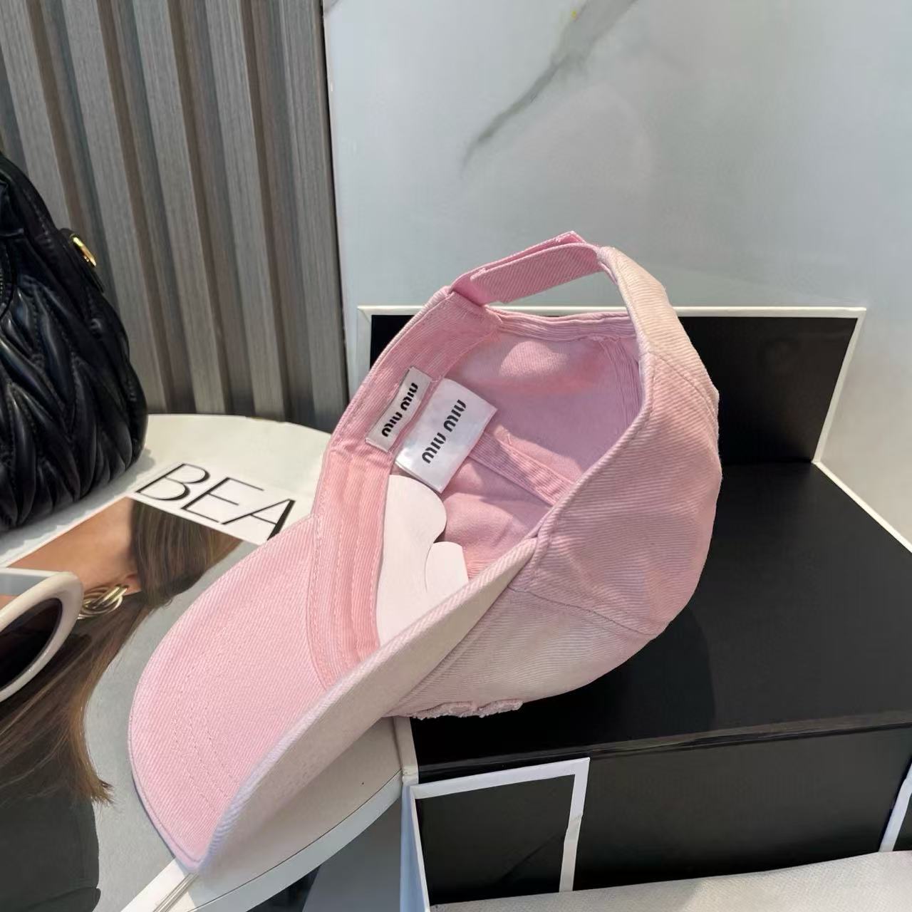 M1UM1U グラデーション ベースボールキャップ【50％割引+送料無料】