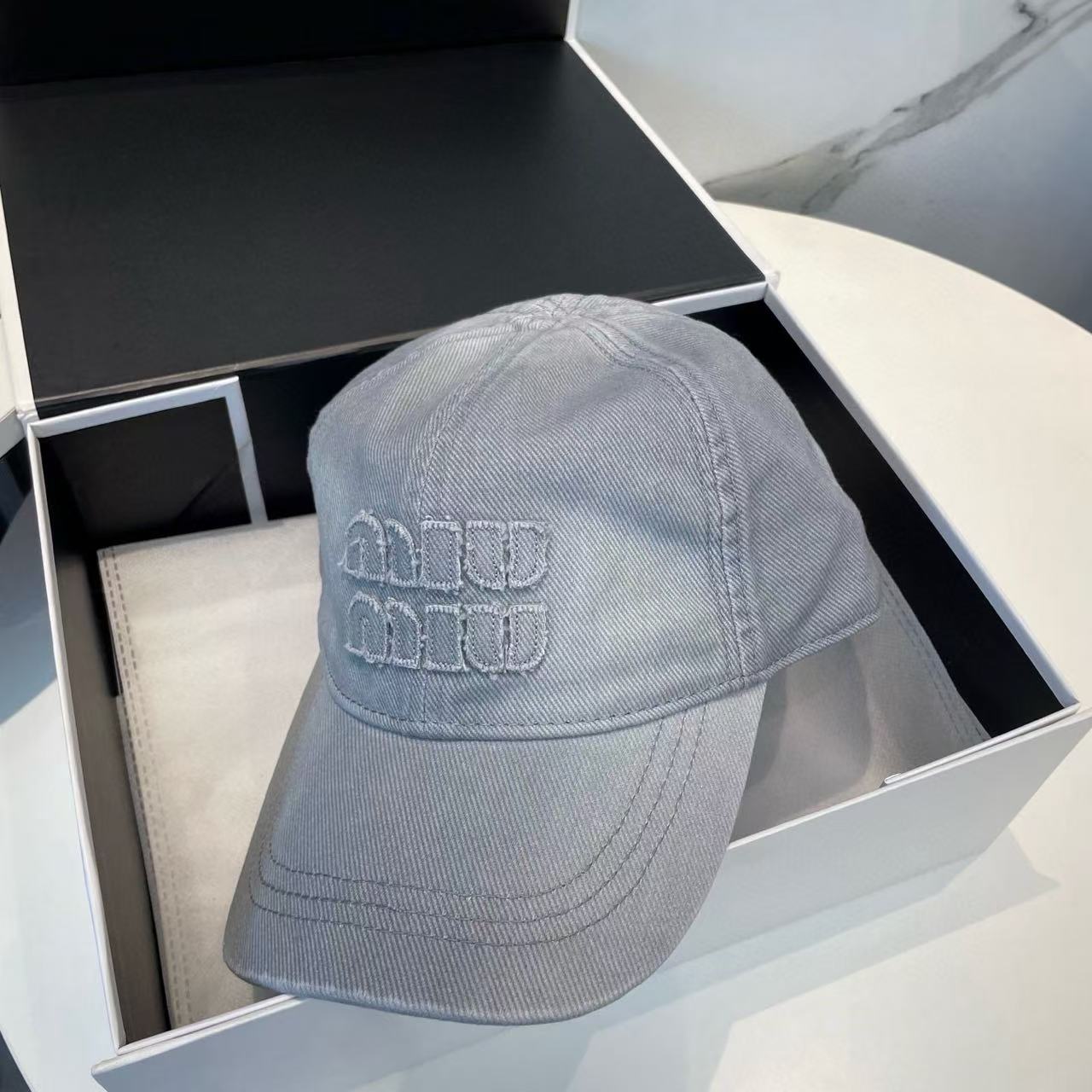 M1UM1U グラデーション ベースボールキャップ【50％割引+送料無料】