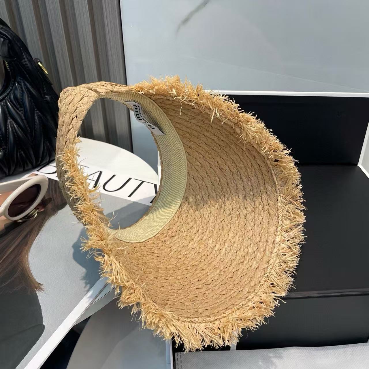 M1UM1U 編み込み中空帽子【50％割引+送料無料】