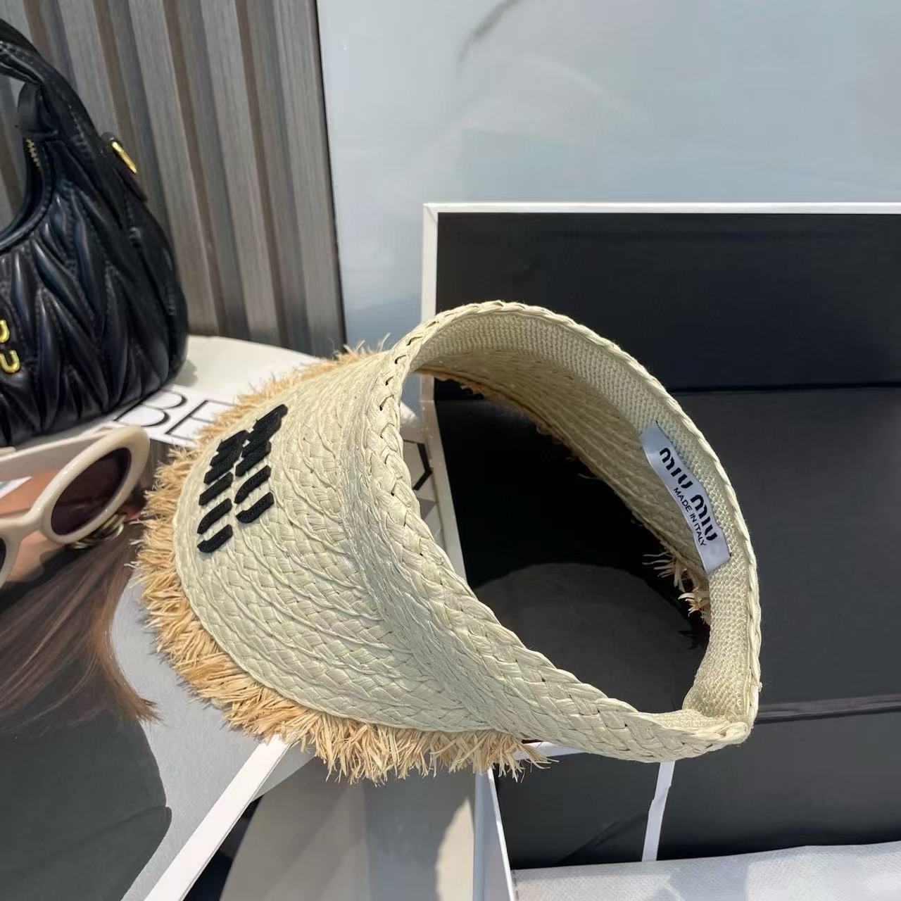 M1UM1U 編み込み中空帽子【50％割引+送料無料】