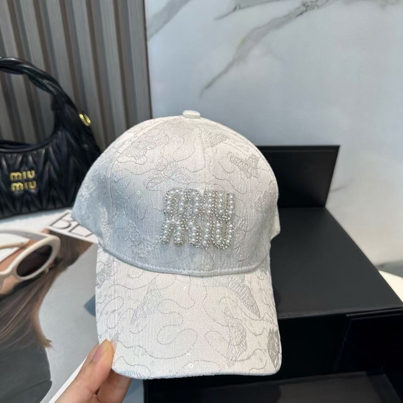 M1UM1U パールレース ベースボールキャップ【50％割引+送料無料】