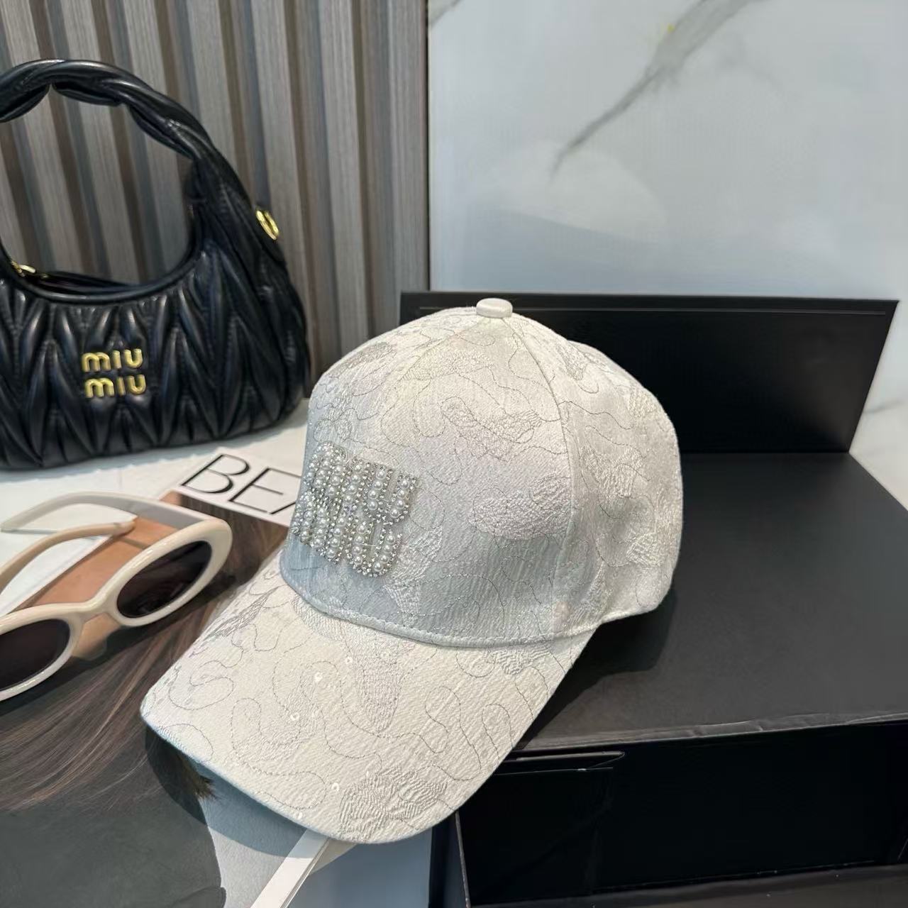 M1UM1U パールレース ベースボールキャップ【50％割引+送料無料】