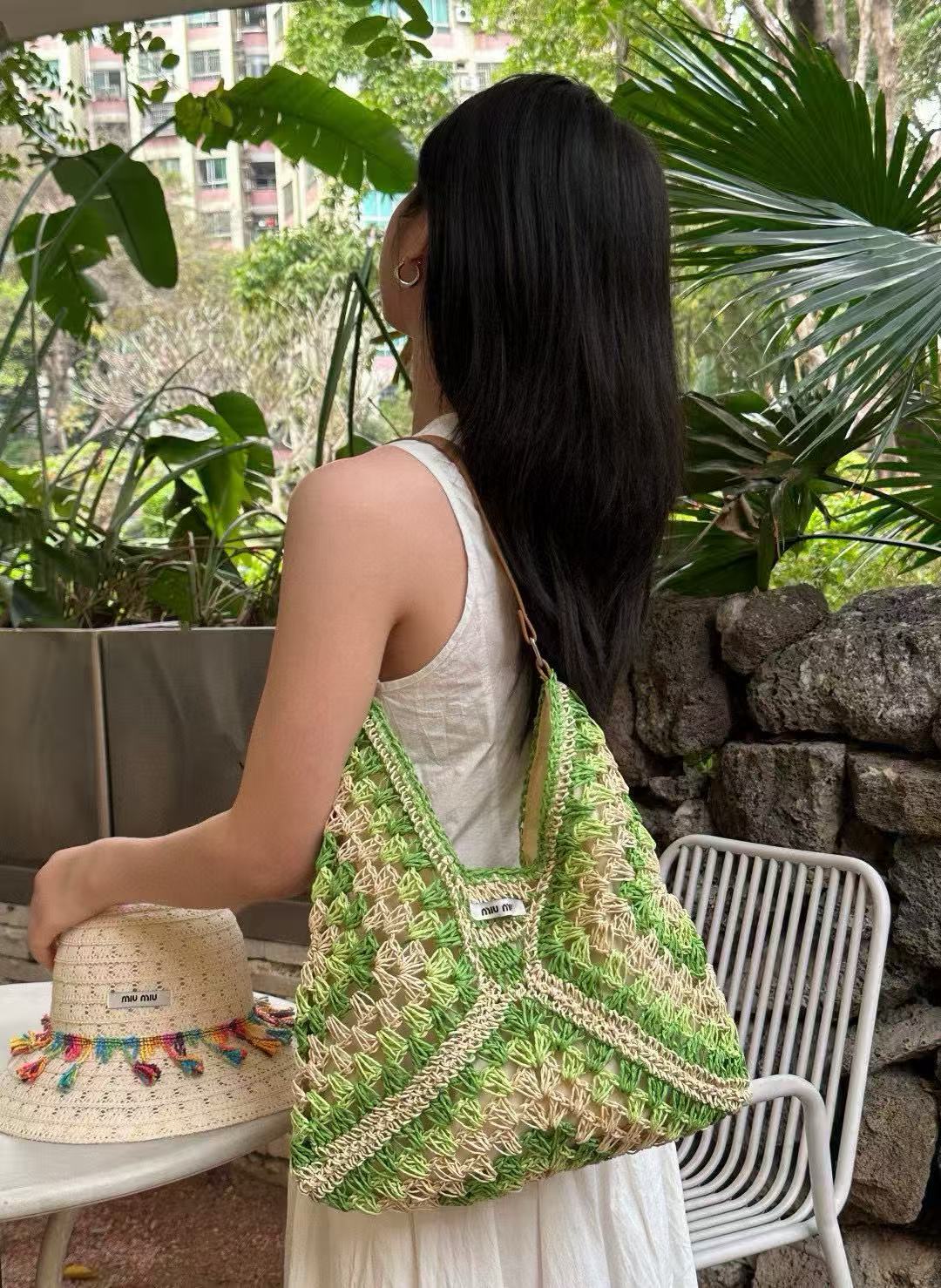 M1UM1U グリーン織りトートバッグ【50％割引+送料無料】