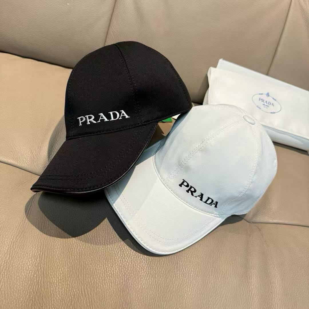 PR4DA 刺繍文字入りベースボールキャップ【50％割引+送料無料】