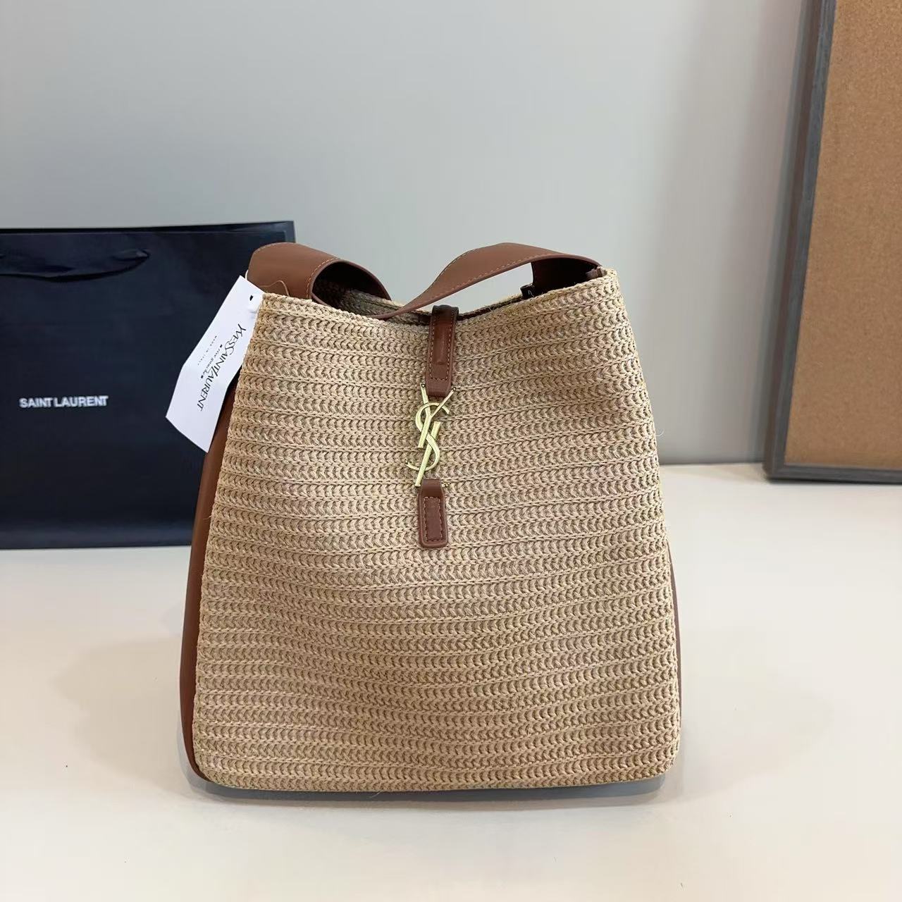 YSL織りアンダーアームバケットバッグ【50％割引+送料無料】