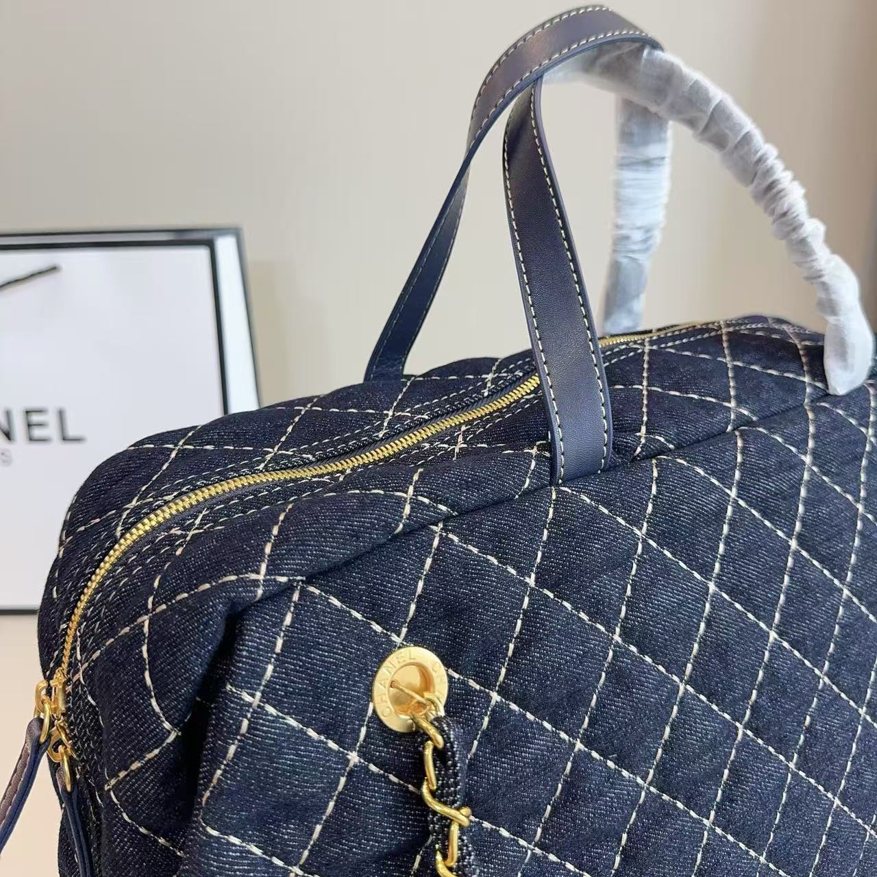 CHANE1 デニムチェーンハンドバッグ【50％割引+送料無料】