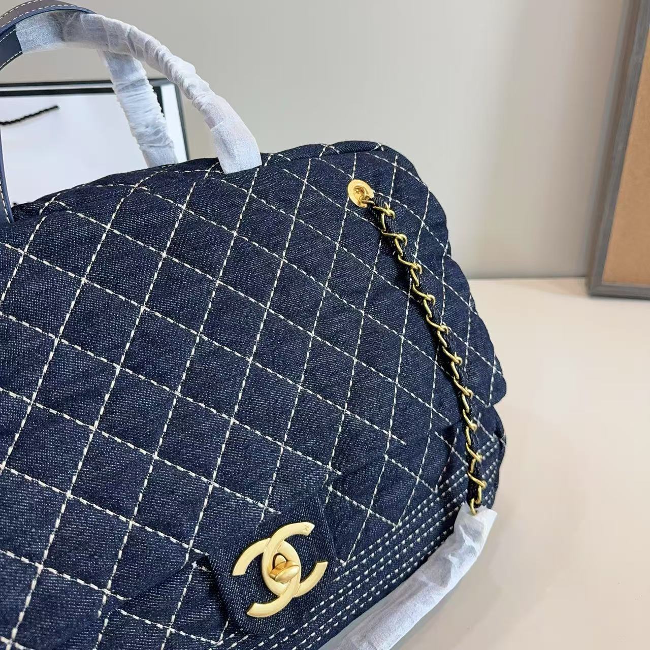 CHANE1 デニムチェーンハンドバッグ【50％割引+送料無料】