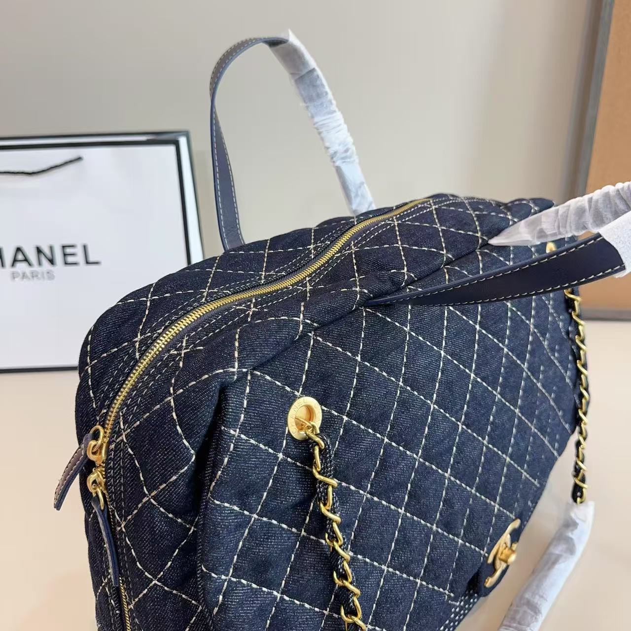 CHANE1 デニムチェーンハンドバッグ【50％割引+送料無料】