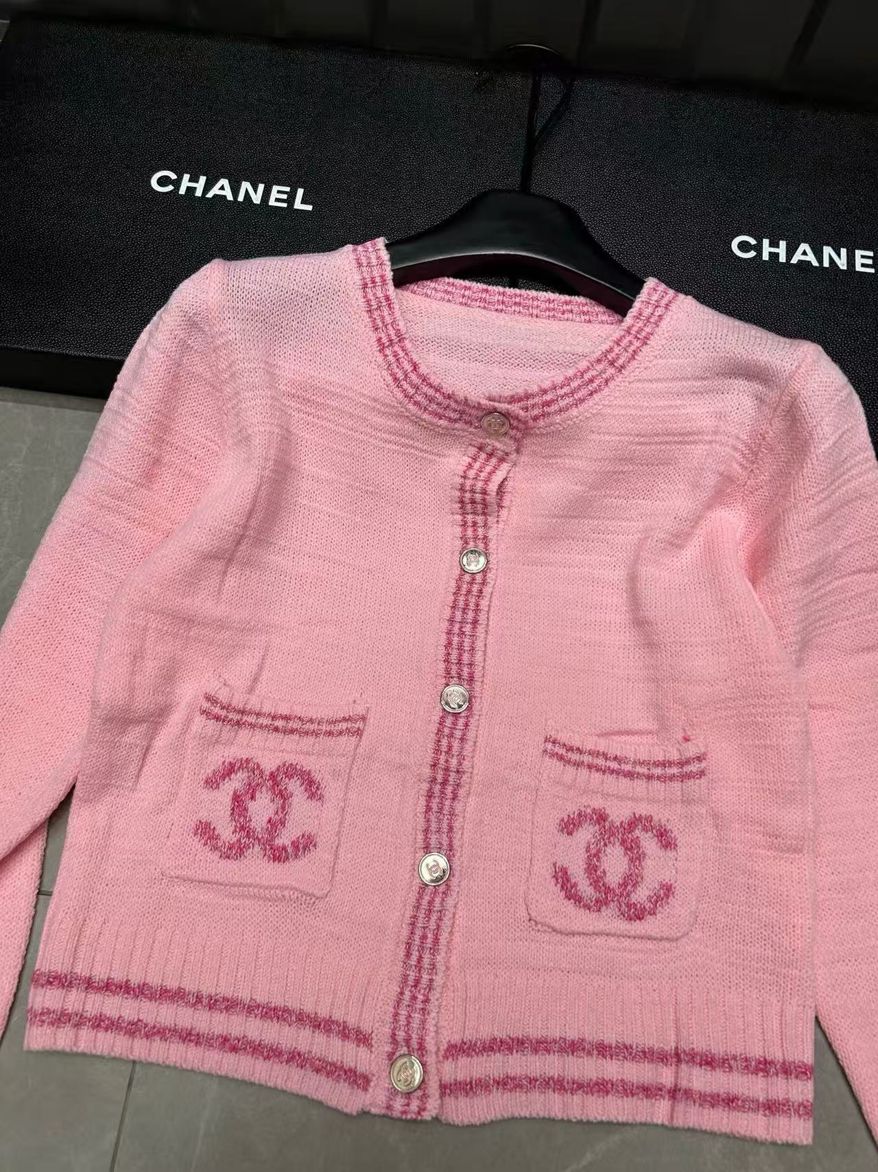 CHANE1 2ポケット ダブルC ウールカーディガン【50％割引+送料無料】