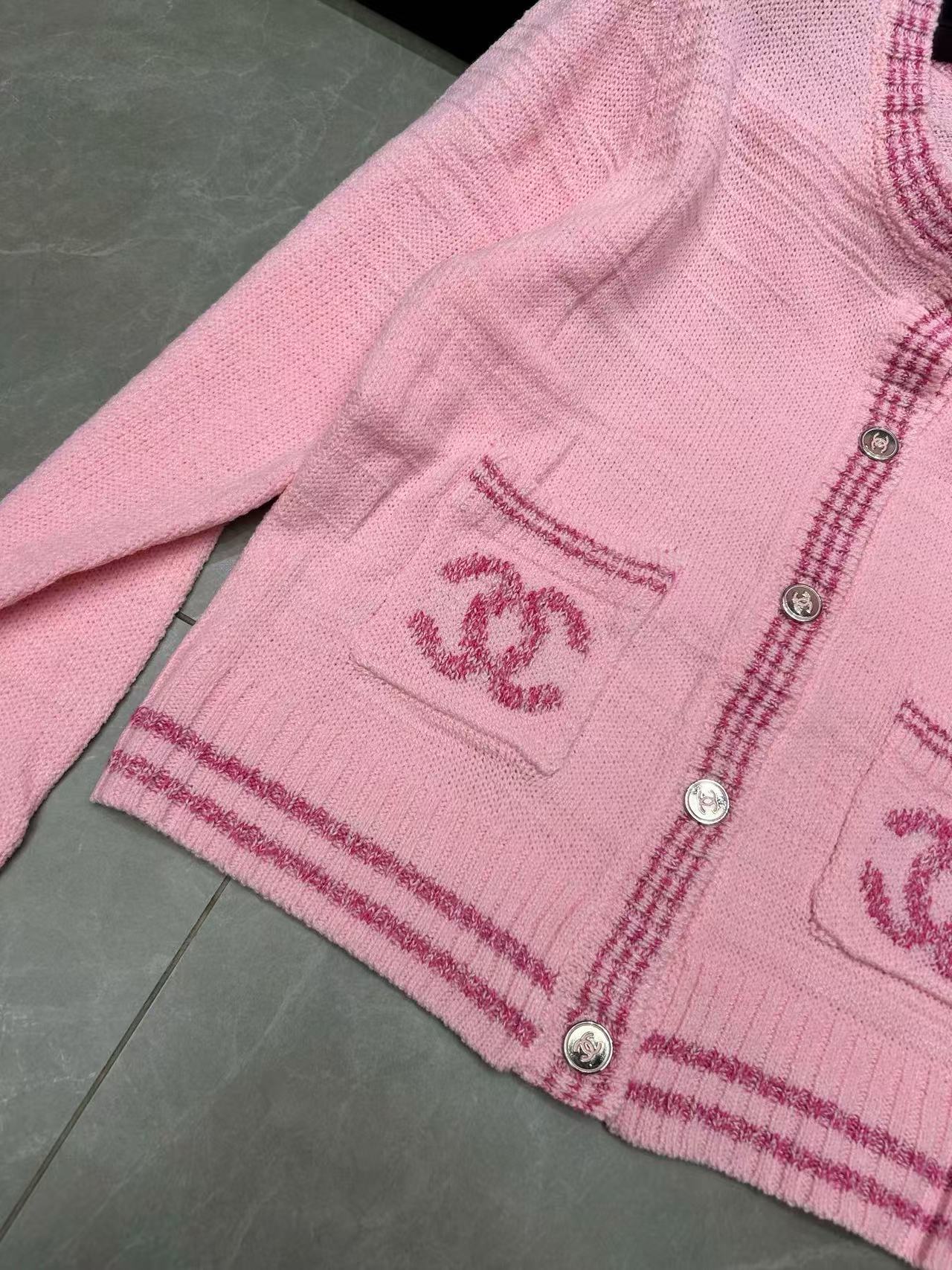 CHANE1 2ポケット ダブルC ウールカーディガン【50％割引+送料無料】