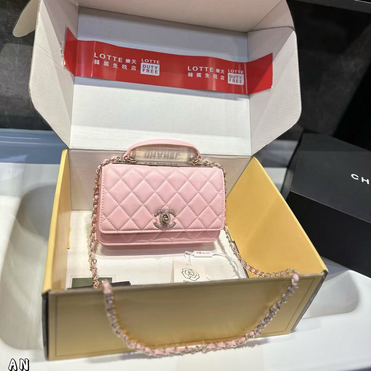 CHANE1 ダイヤモンドバックルハンドバッグ【50％割引+送料無料】