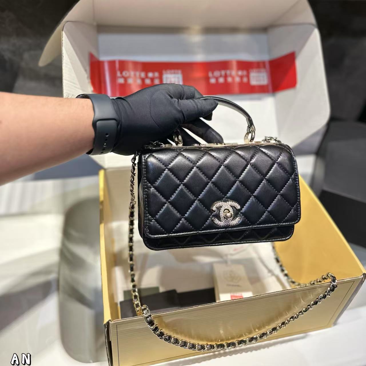 CHANE1 ダイヤモンドバックルハンドバッグ【50％割引+送料無料】